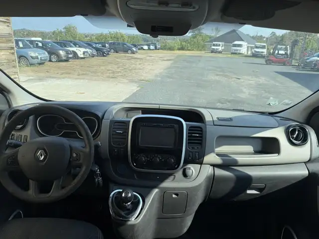Renault Trafic view 15