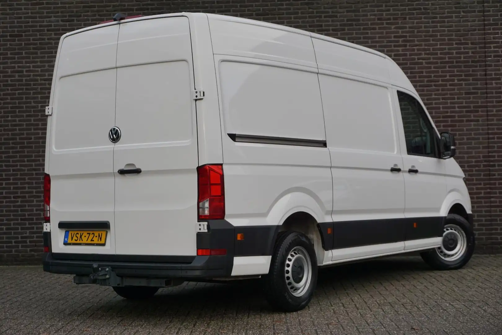 Volkswagen Crafter 35 2.0 TDI 140pk L3H3 Highline | App Connect Navig Wit - 2