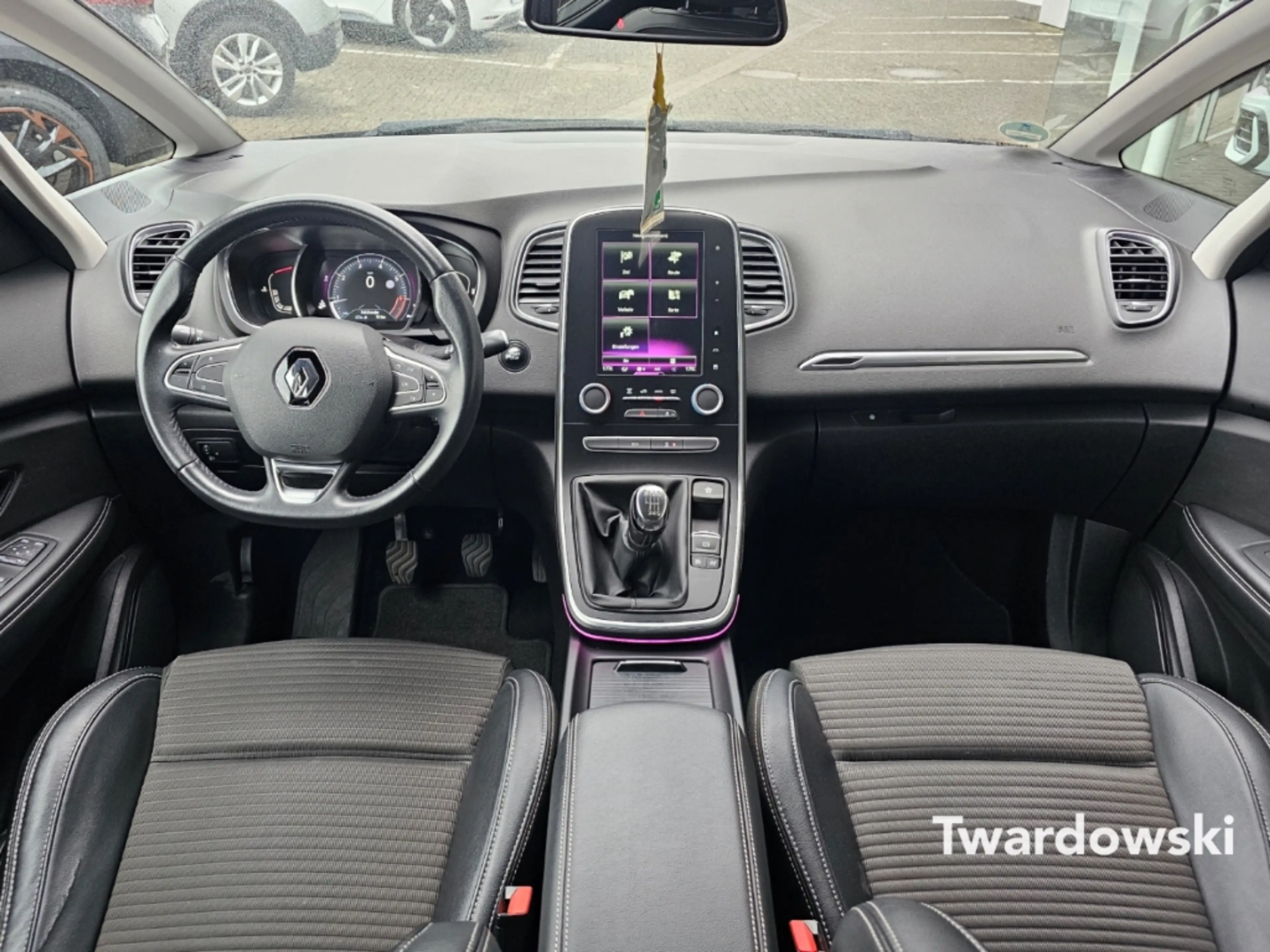Renault Scenic IV — photo 9