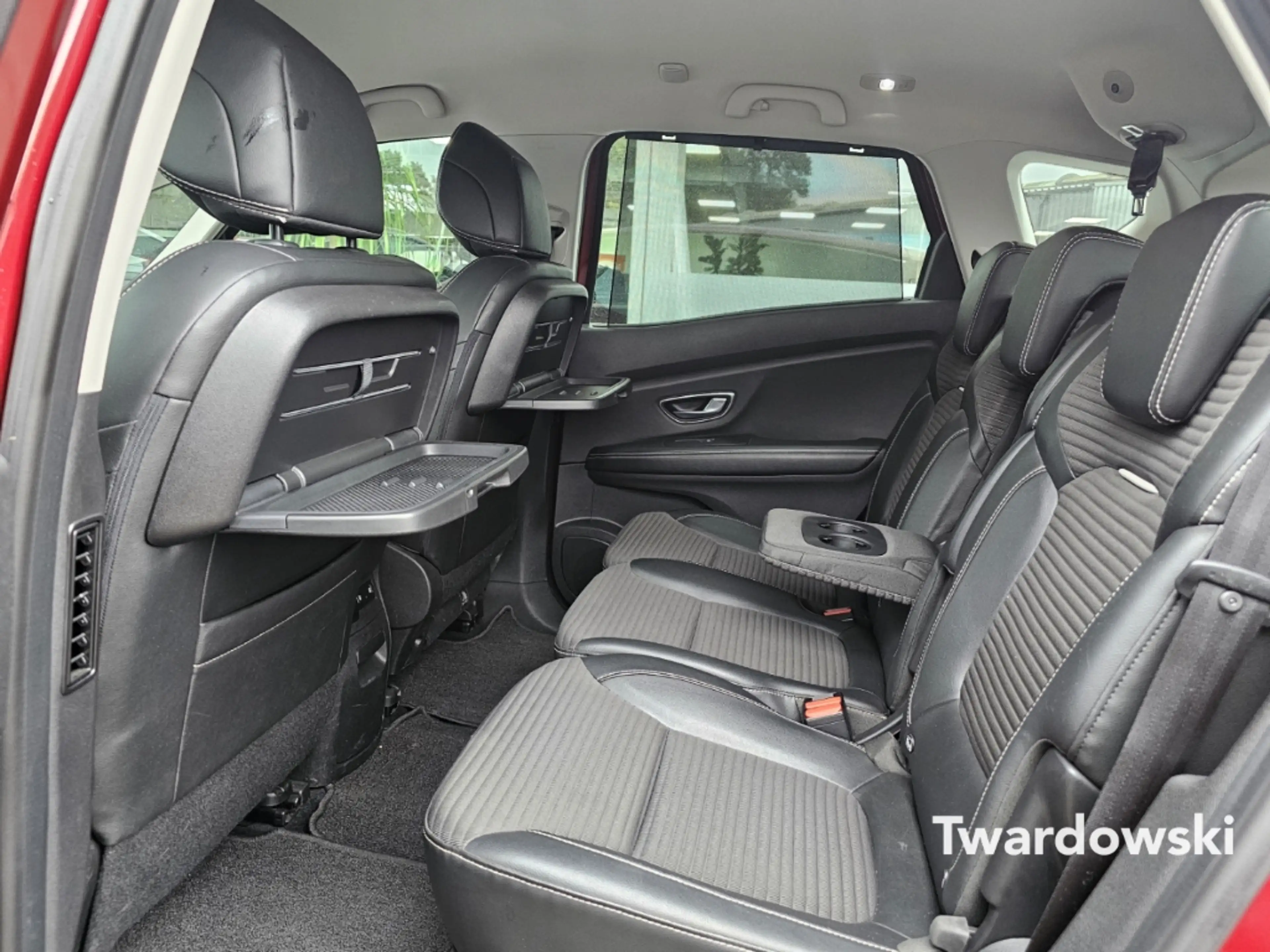 Renault Scenic IV — photo 11