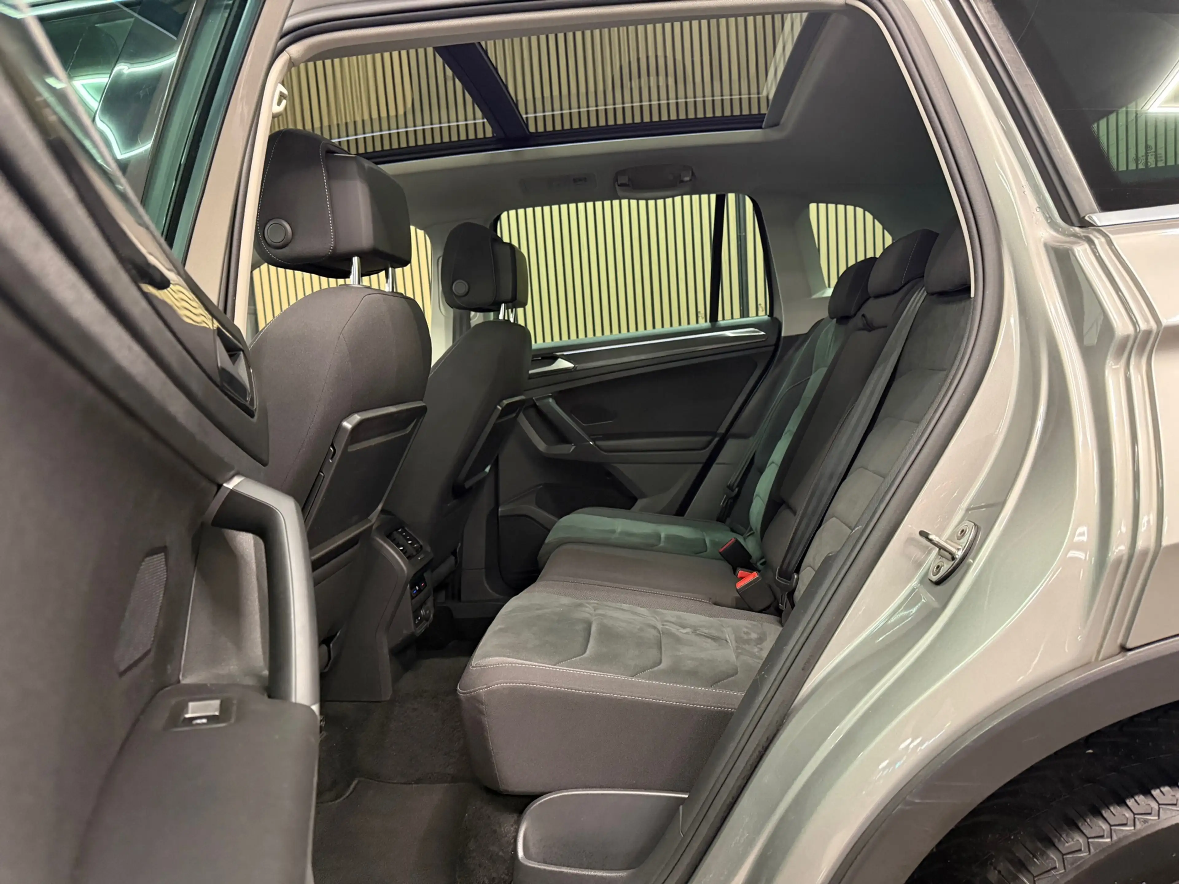 Volkswagen Tiguan 1.4 TSI 4Motion Highline * 1e Eig / Automaat / Pan — photo 21