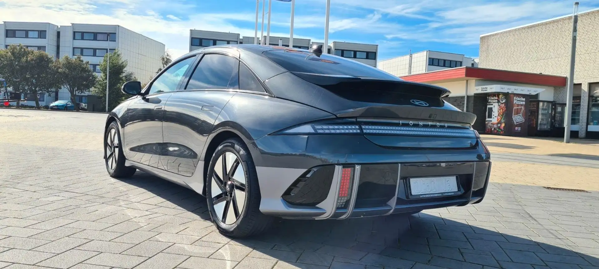 Hyundai IONIQ 6 77,4kWh 168kW Uniq Grau - 2