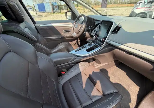 Renault Espace view 8