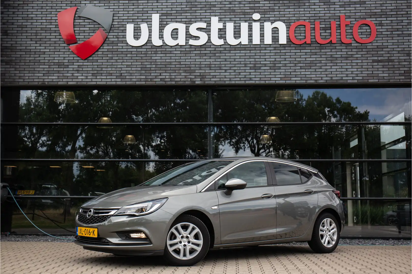 Opel Astra 1.0 Turbo Online Edition , Cruise control, Carplay Grijs - 1