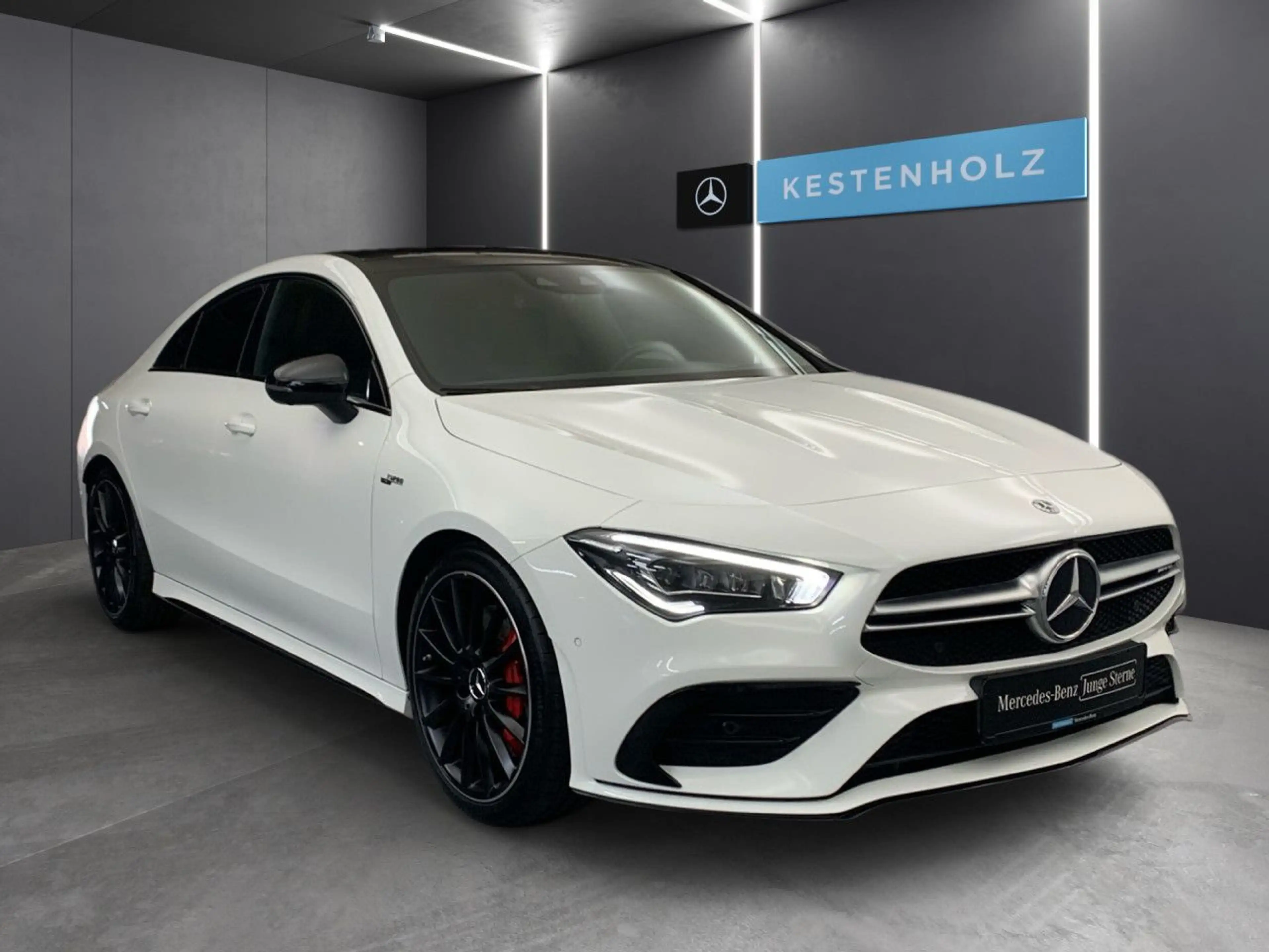 Mercedes-Benz CLA 35 AMG Cp. 4M AeroPak Pano Multibeam Night PTS — photo 3