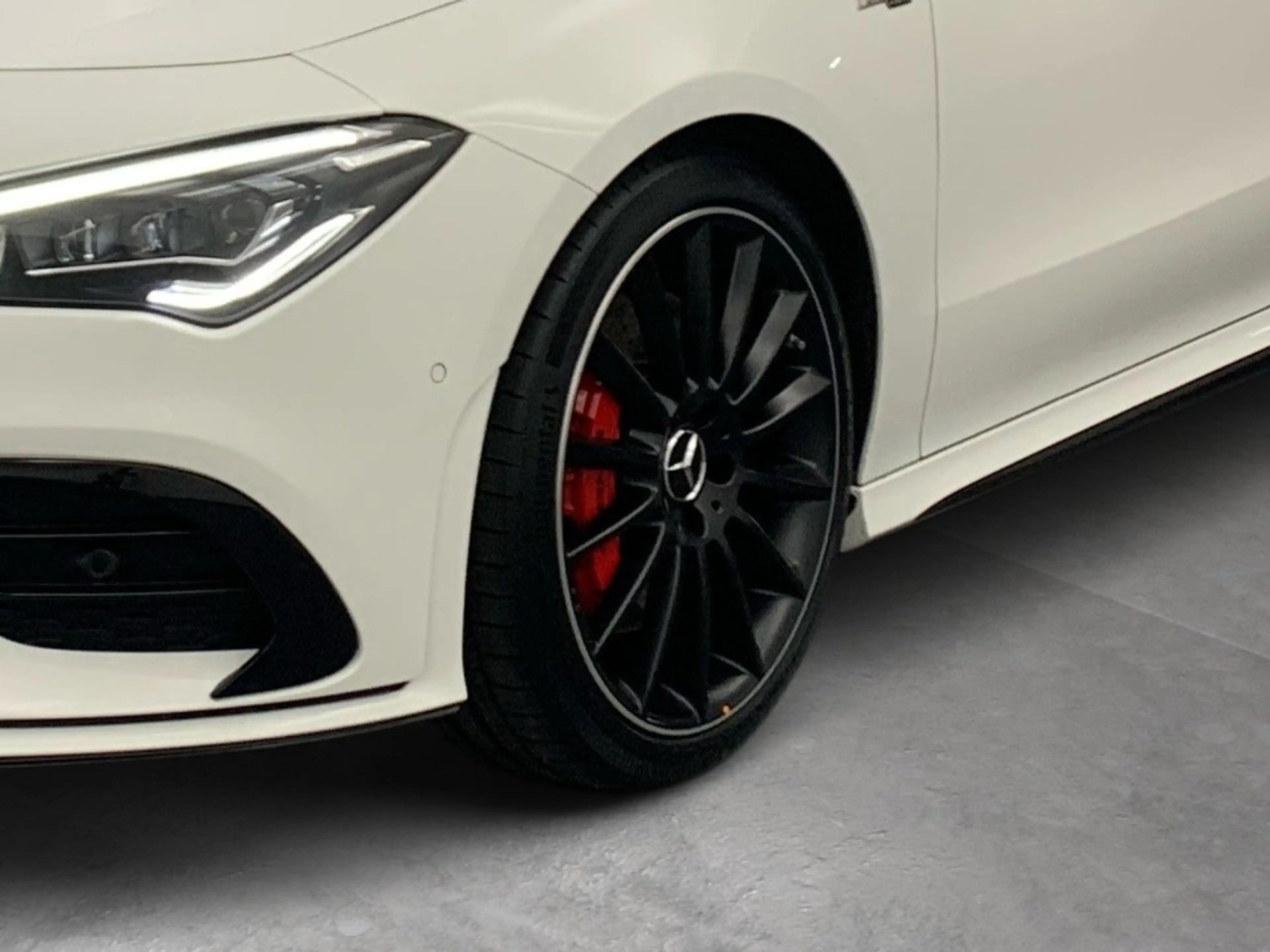 Mercedes-Benz CLA 35 AMG Cp. 4M AeroPak Pano Multibeam Night PTS — photo 7