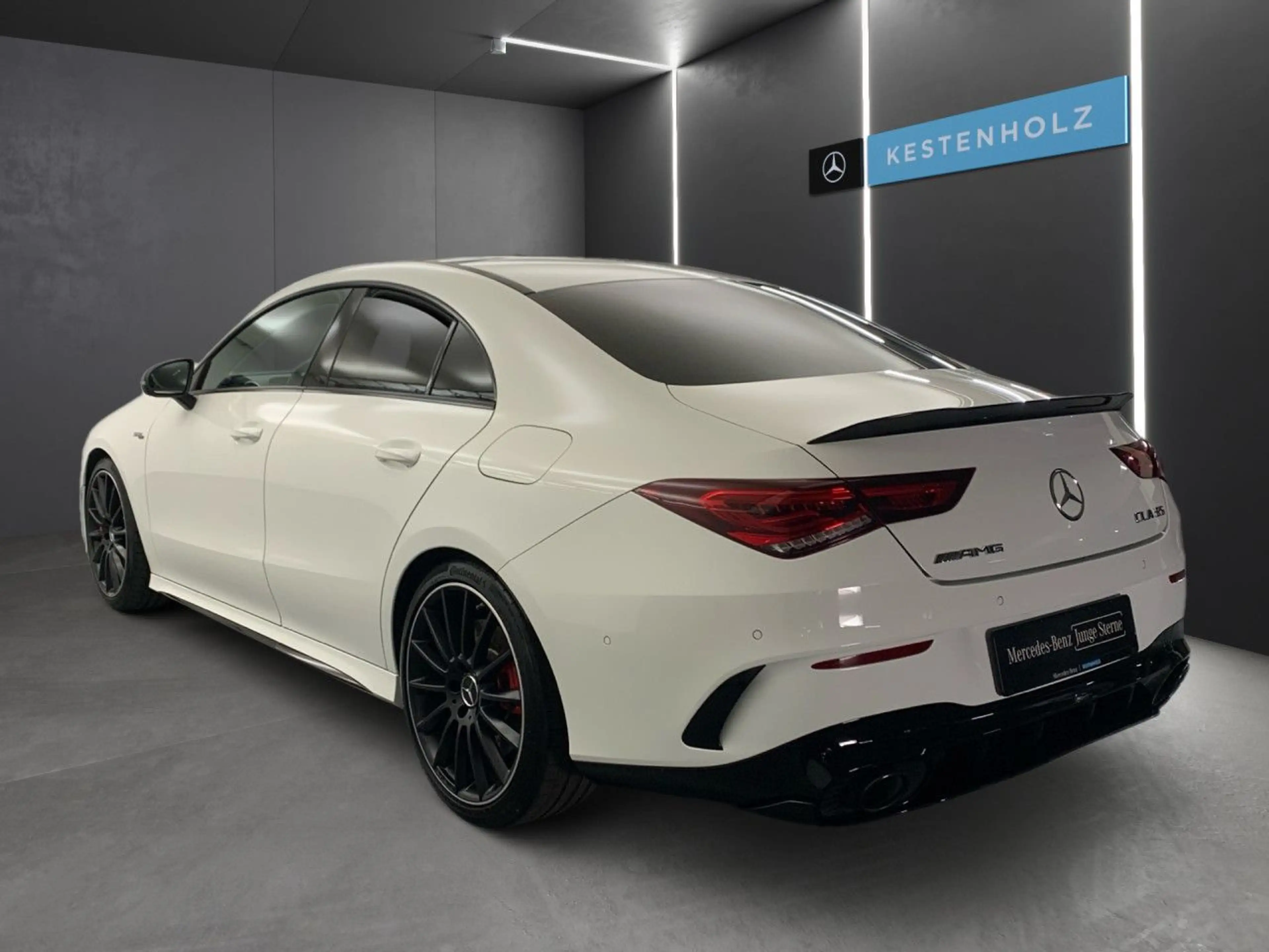 Mercedes-Benz CLA 35 AMG Cp. 4M AeroPak Pano Multibeam Night PTS — photo 5