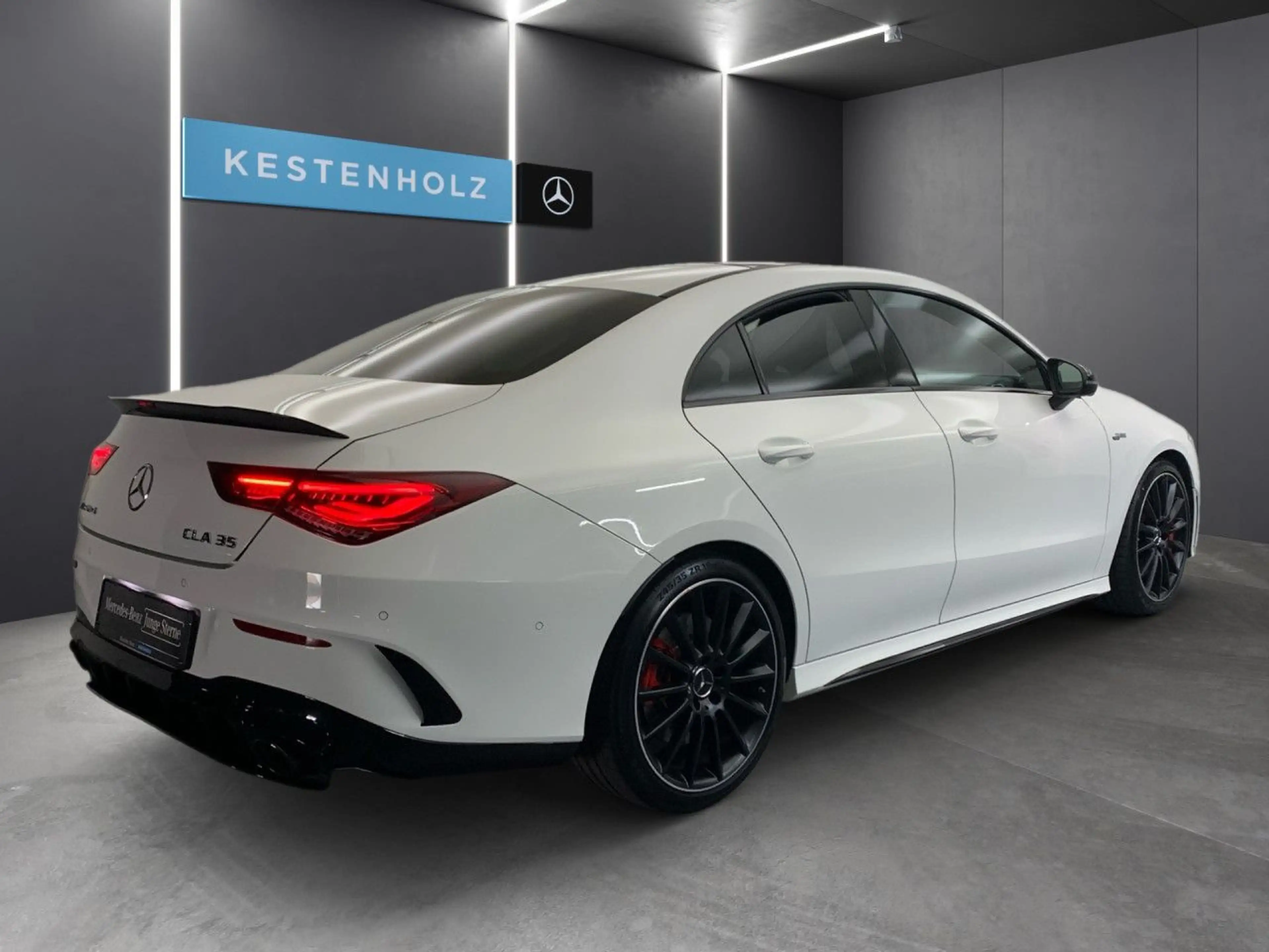 Mercedes-Benz CLA 35 AMG Cp. 4M AeroPak Pano Multibeam Night PTS — photo 4