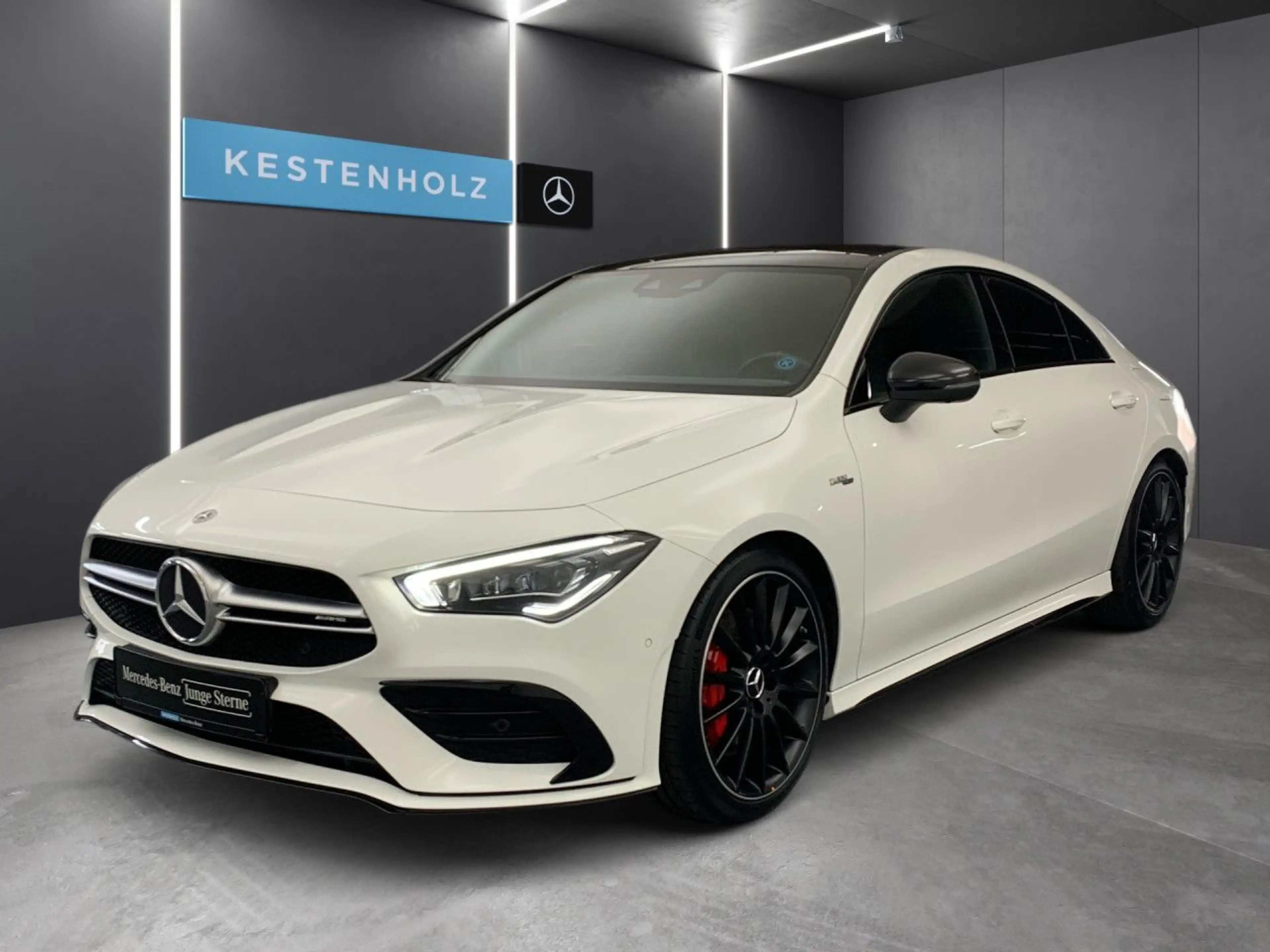 Mercedes-Benz CLA 35 AMG Cp. 4M AeroPak Pano Multibeam Night PTS — photo 2
