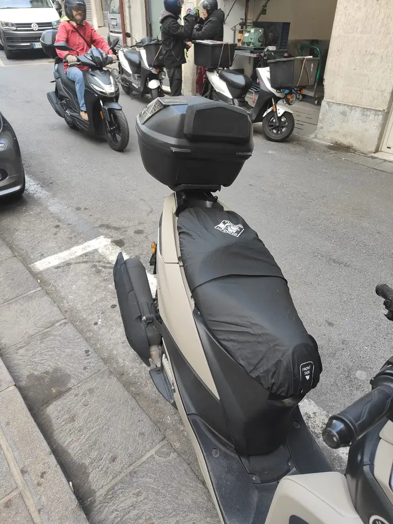 Yamaha TriCity 125 Бежевый  - 1