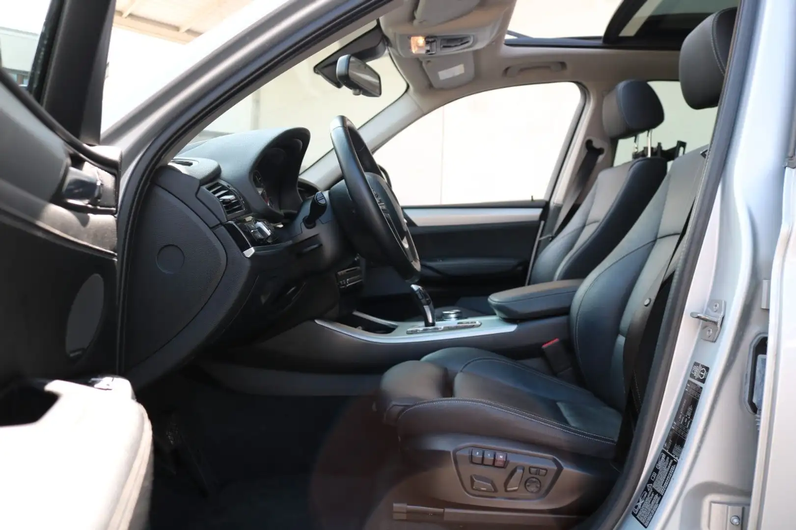 BMW X3 xDrive30d*Automatik*Panorama*Leder*Head-Up* Zilver - 2