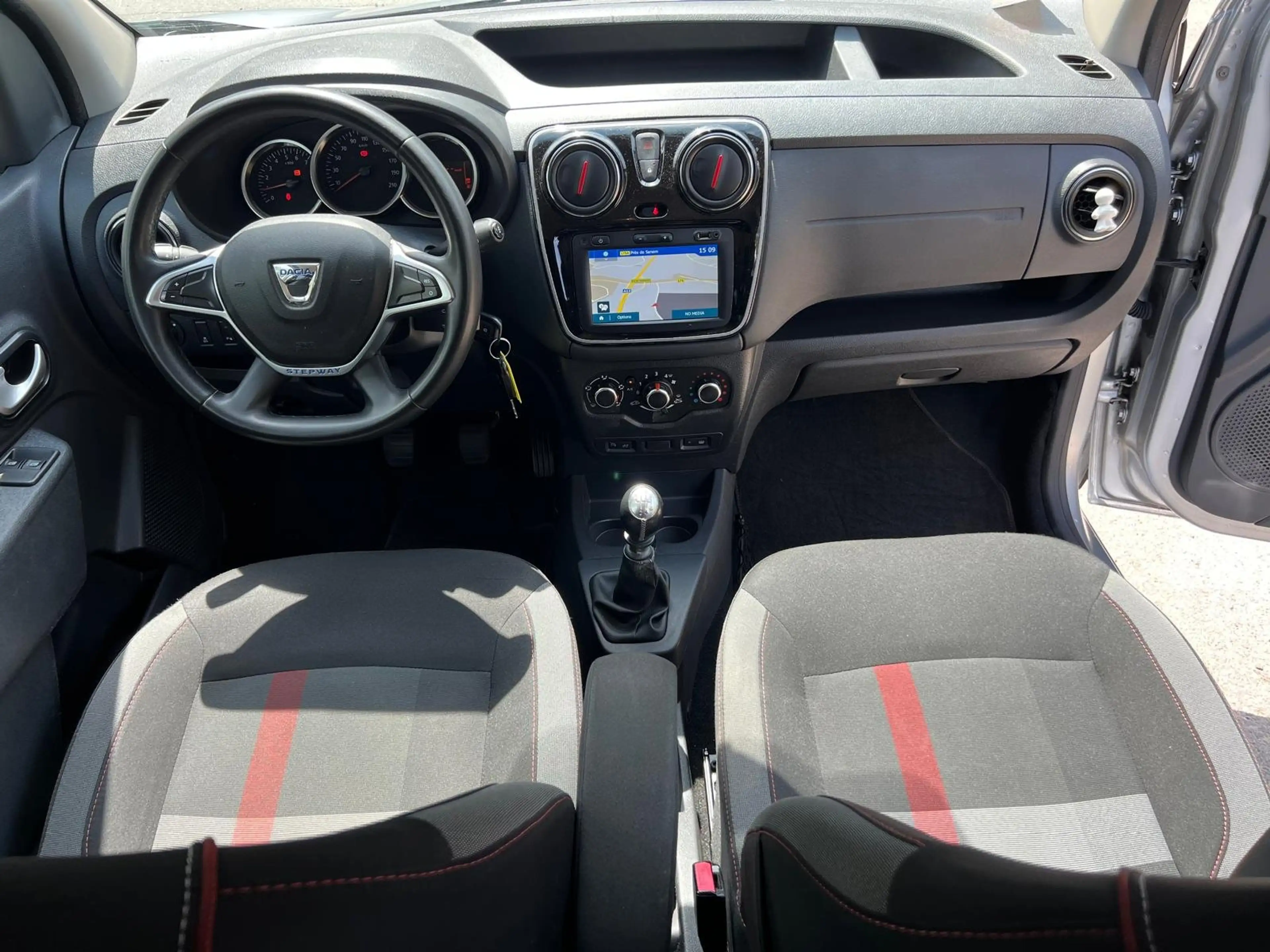 Dacia Dokker Dokker Blue dCi 95 Stepway — photo 14