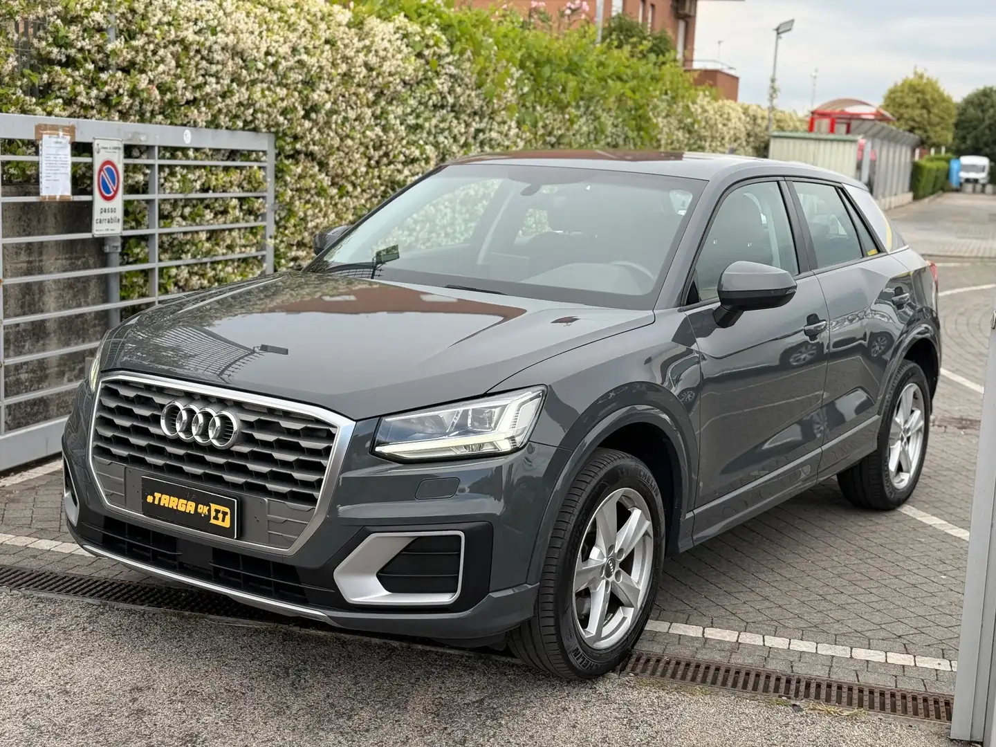 Audi Q2 Q2 1.4 TFSI S tronic Sport Grigio - 1