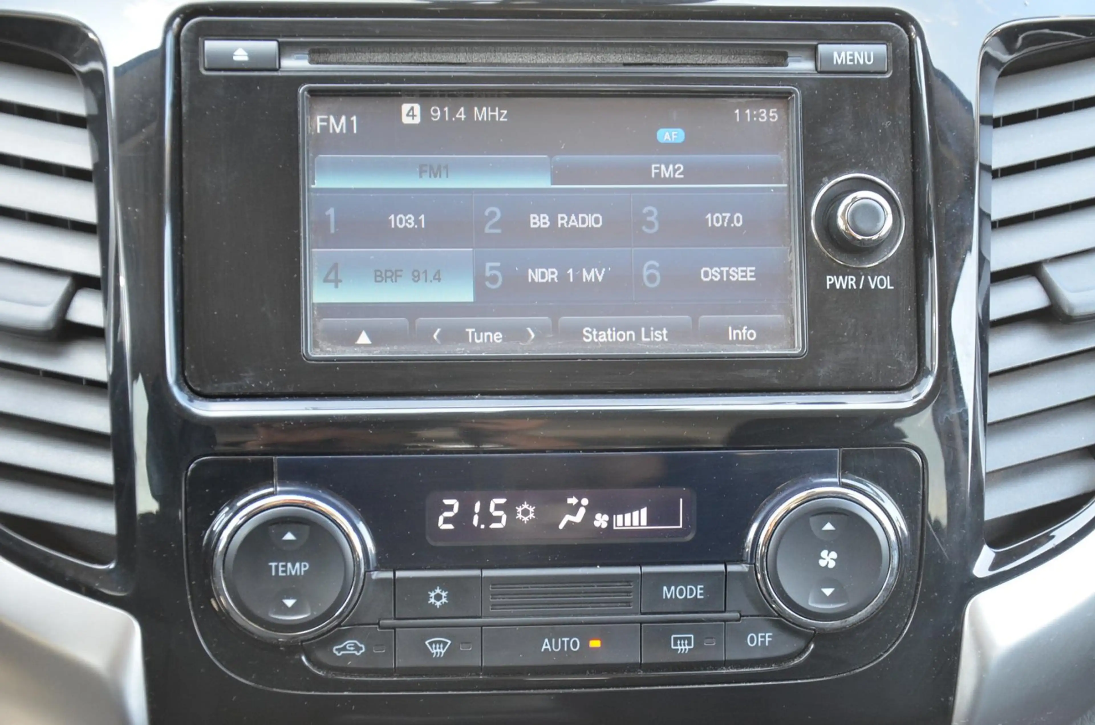 Mitsubishi L200 L 200 4x4 2,4 DI-D Plus Doppelkabine AHK Klinaauto — photo 13