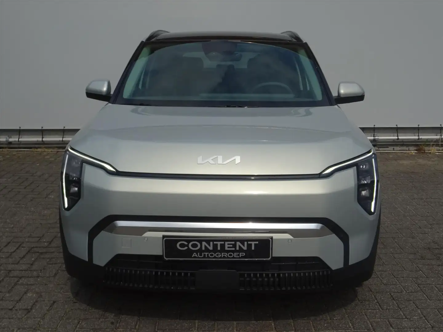 Kia EV3 81,4 kWh 204pk Plus Advanced | Direct Leverbaar | Zilver - 2
