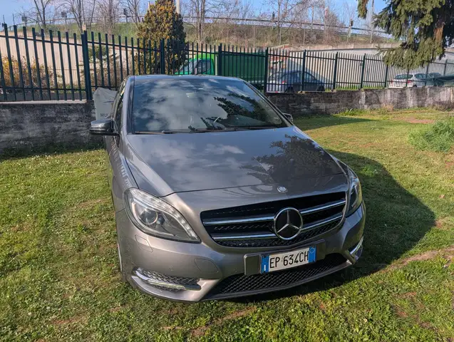 Mercedes-Benz B 250 B 250 BlueEFFICIENCY Premium