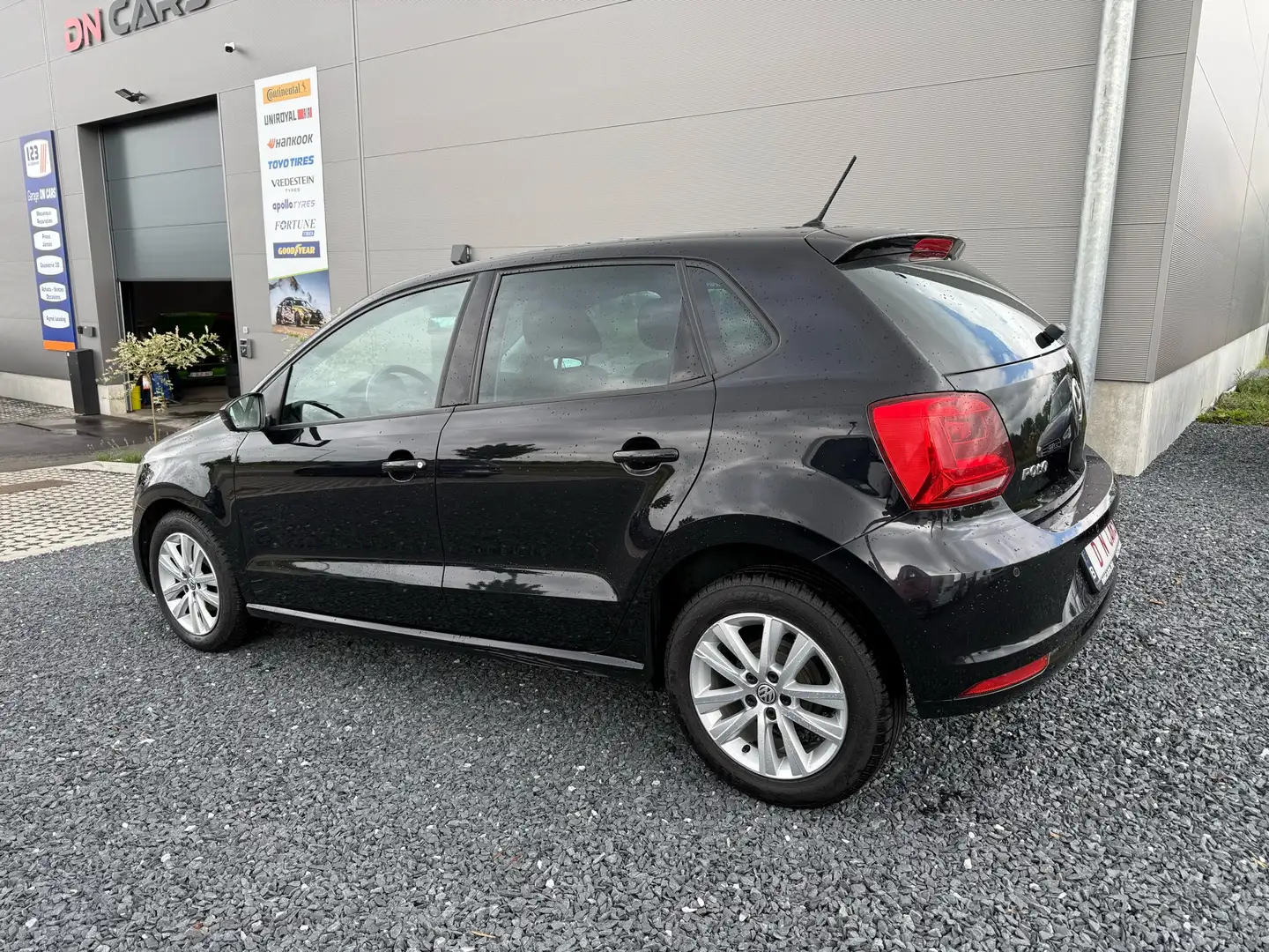 Volkswagen Polo 1.0i Comfortline Noir - 2