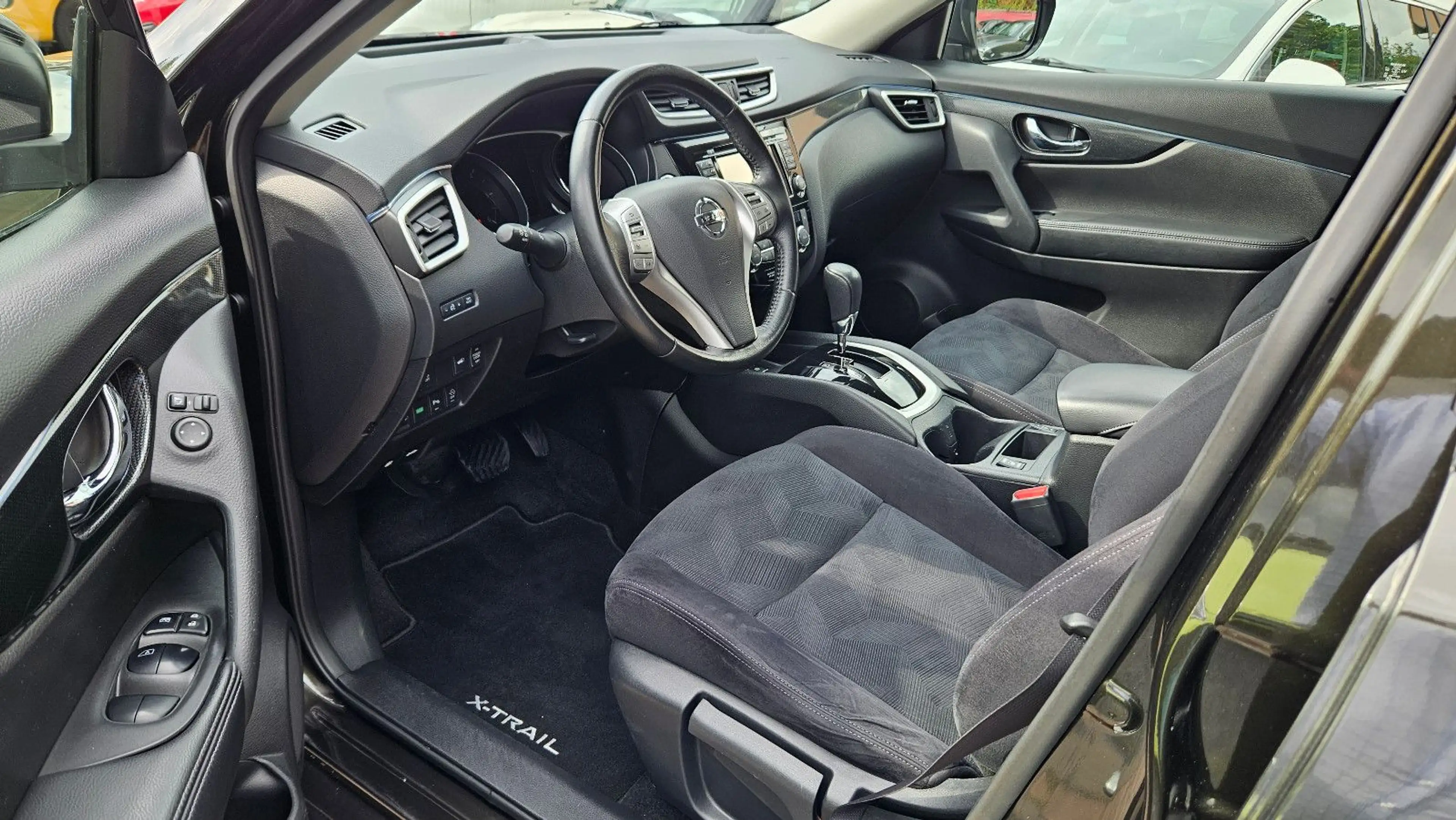 Nissan X-Trail Acenta:7 Sitzplätze,Automatik Gtr,8FB,2H — photo 11