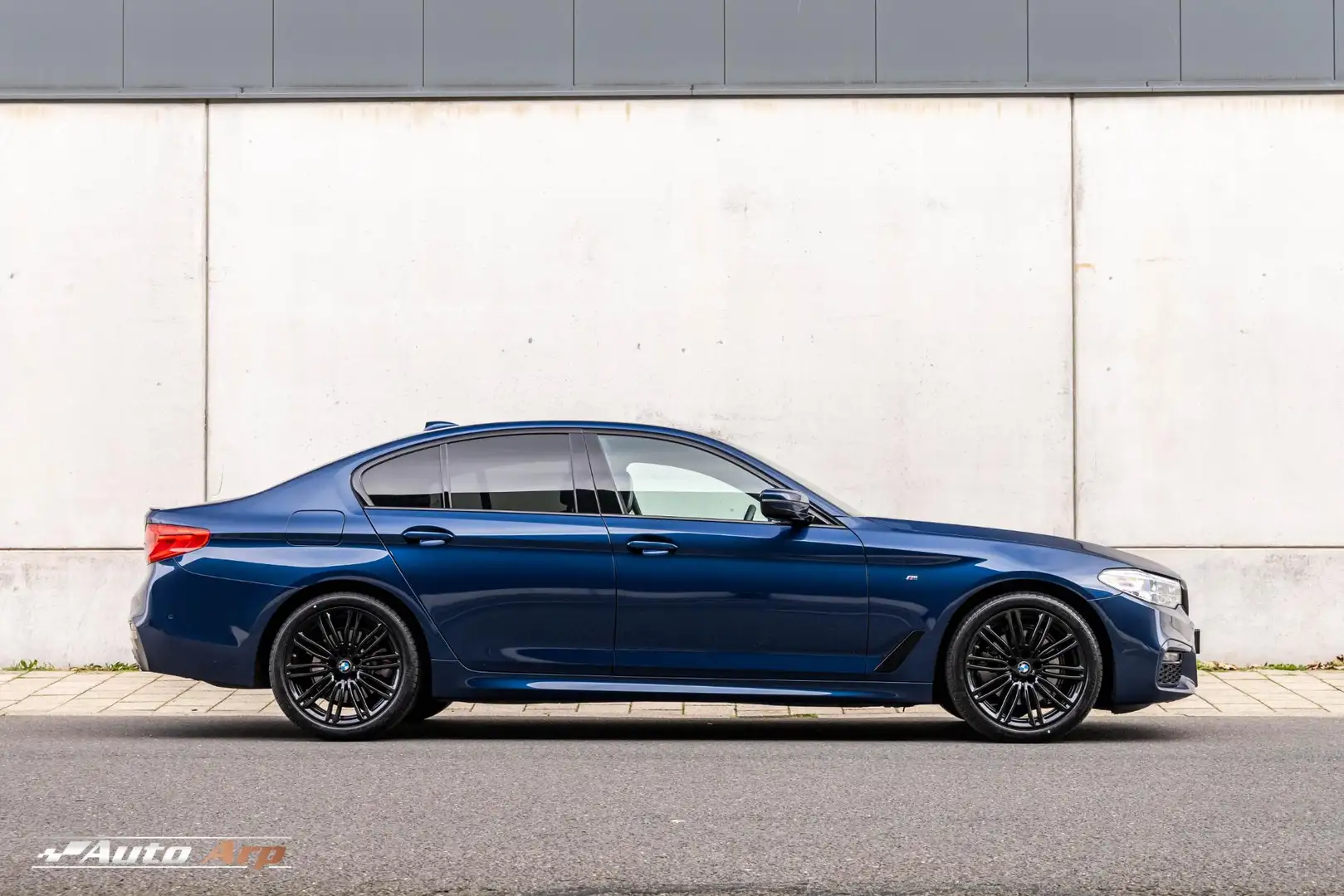 BMW 520 5-serie 520i M-sport Blauw - 2