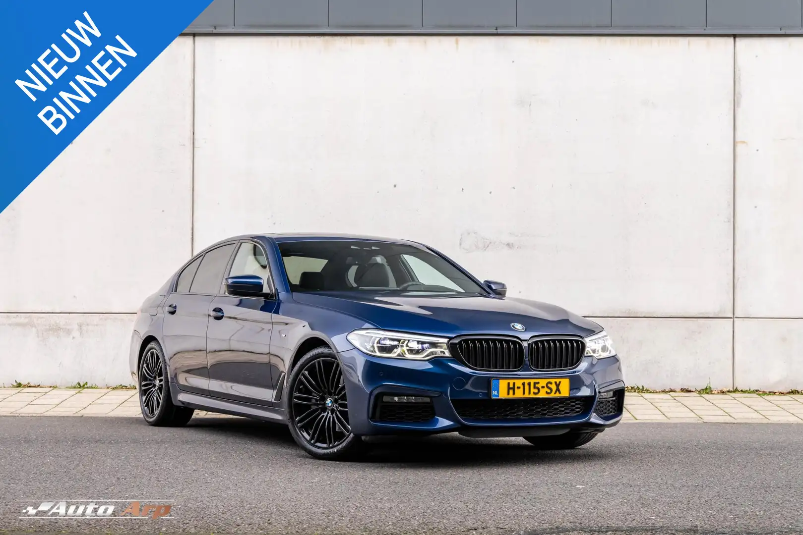 BMW 520 5-serie 520i M-sport Blauw - 1