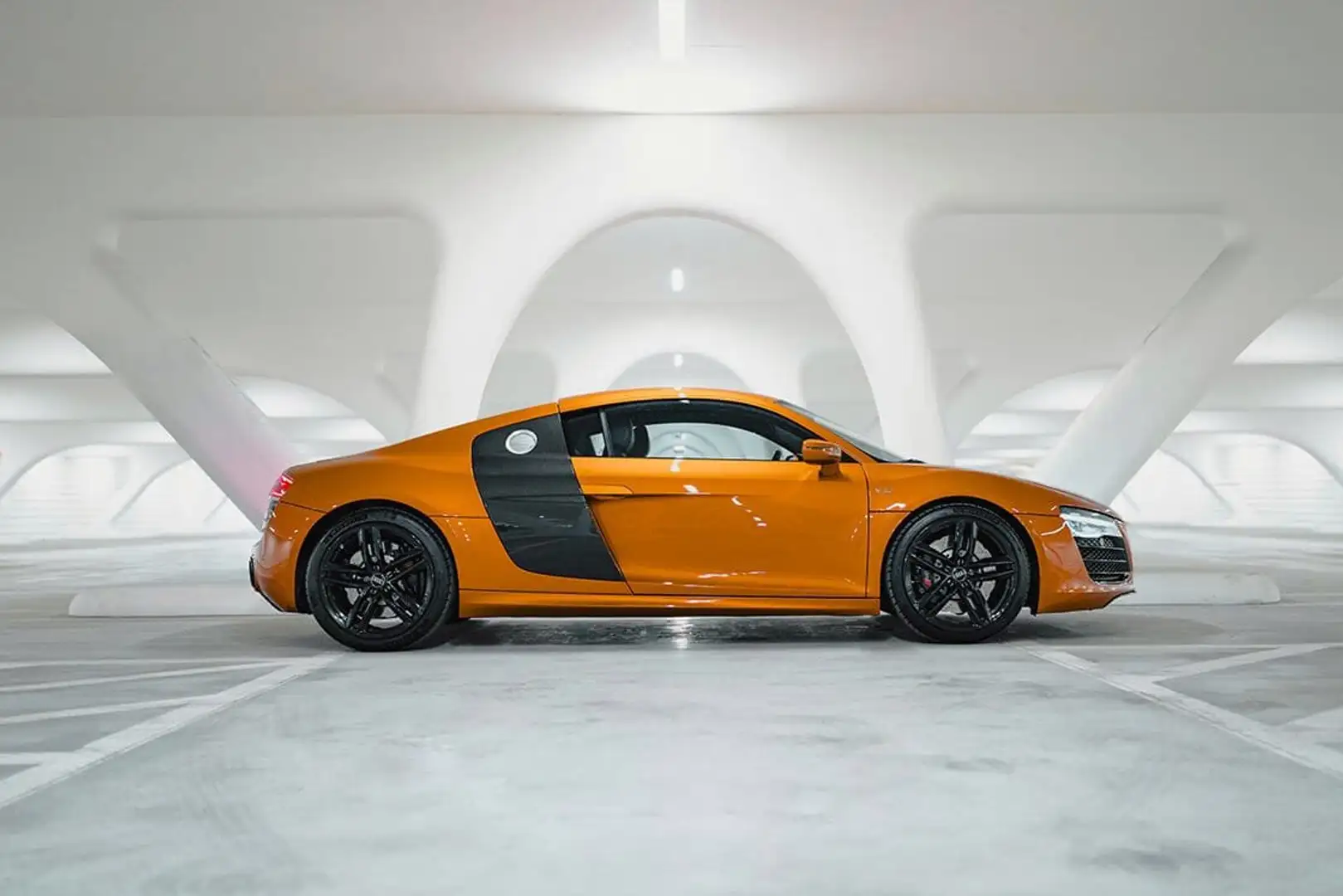 Audi R8 5.2 FSI V10 quattro Pomarańczowy - 2