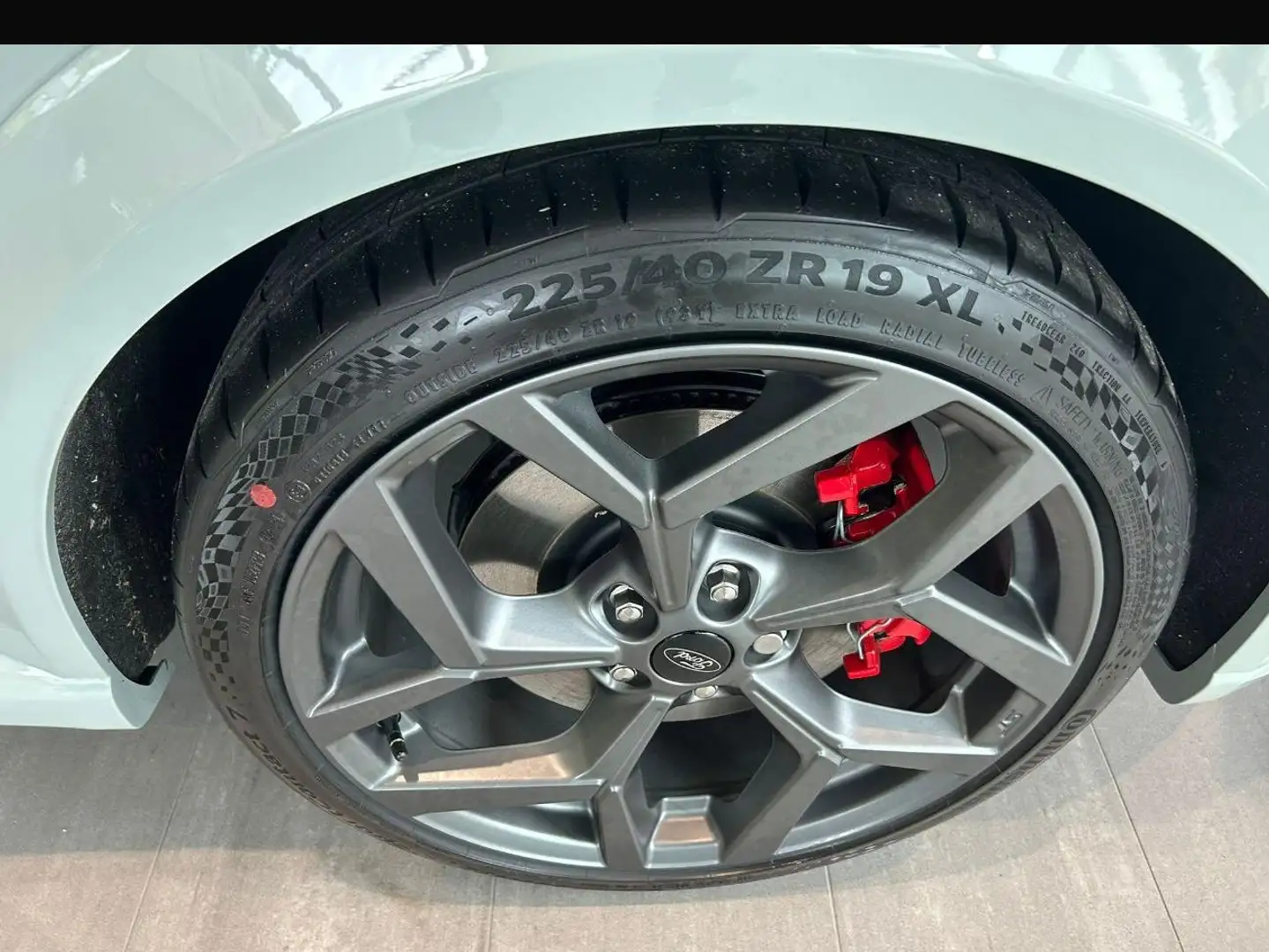 Ford Puma Puma 1,0 EcoBoost Hybrid ST Aut. ST Grau - 1