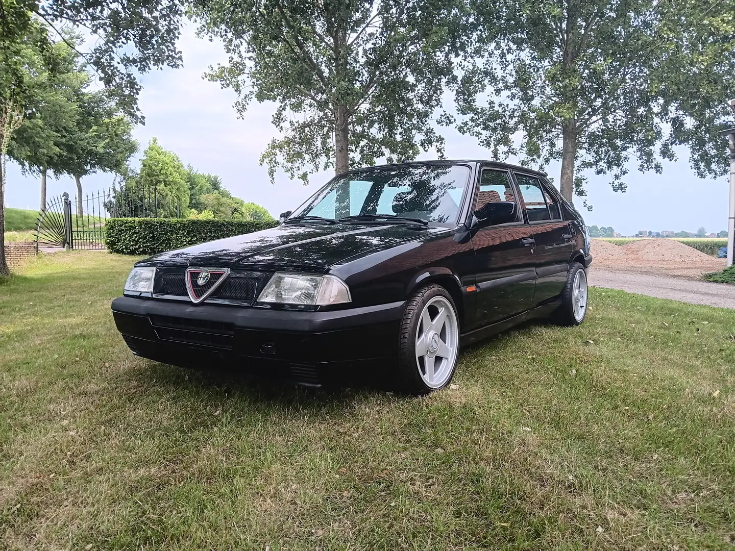 Alfa Romeo 33 16v permanent 4 Černá - 2