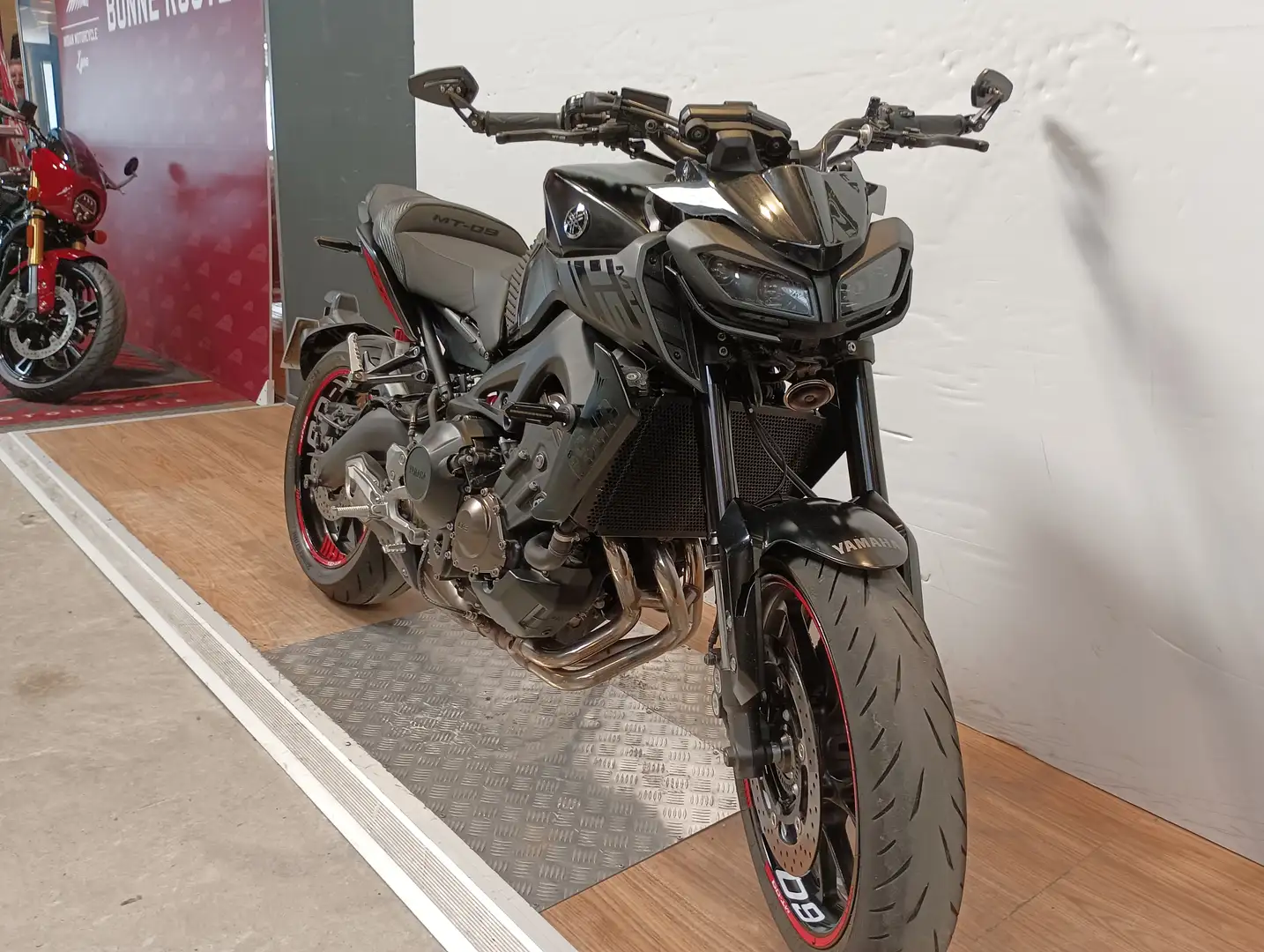 Yamaha MT-09 Noir - 2
