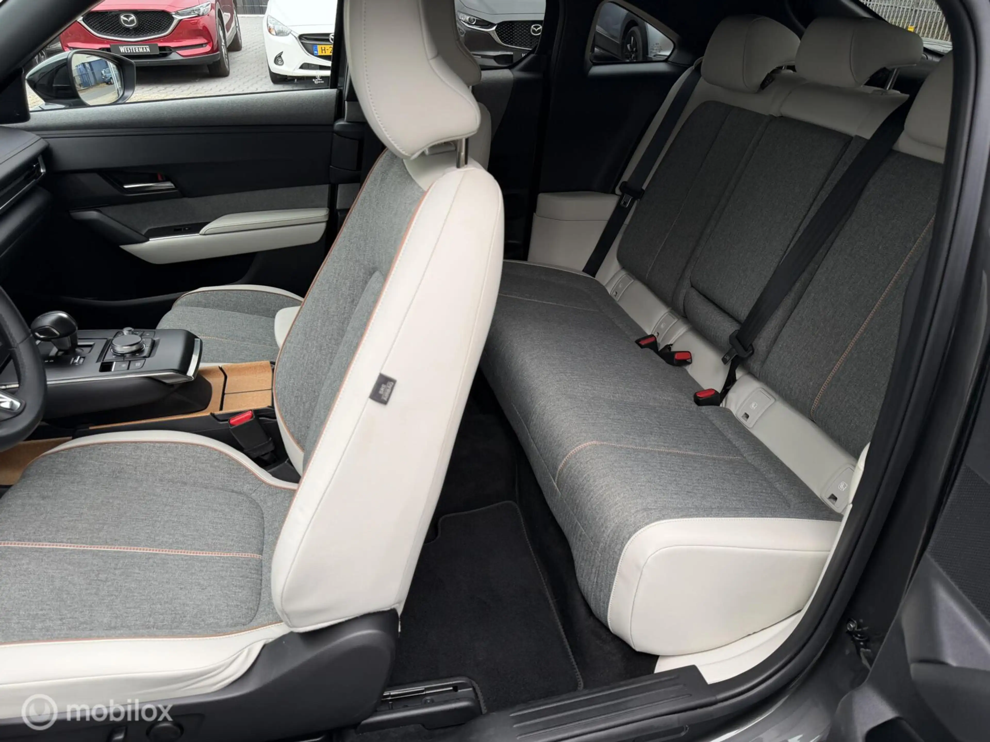 Mazda MX-30 e-SkyActiv R-EV 170 Advantage PHEV Acc Clima Navi — photo 11