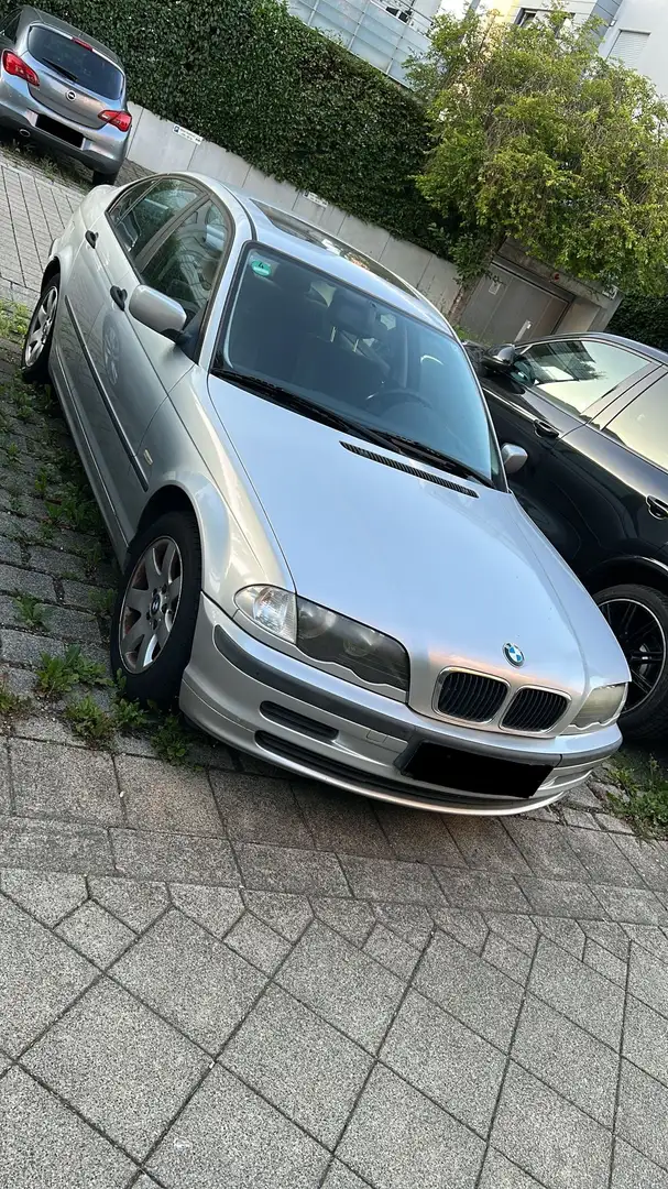 BMW 318 3er 318i Silber - 1