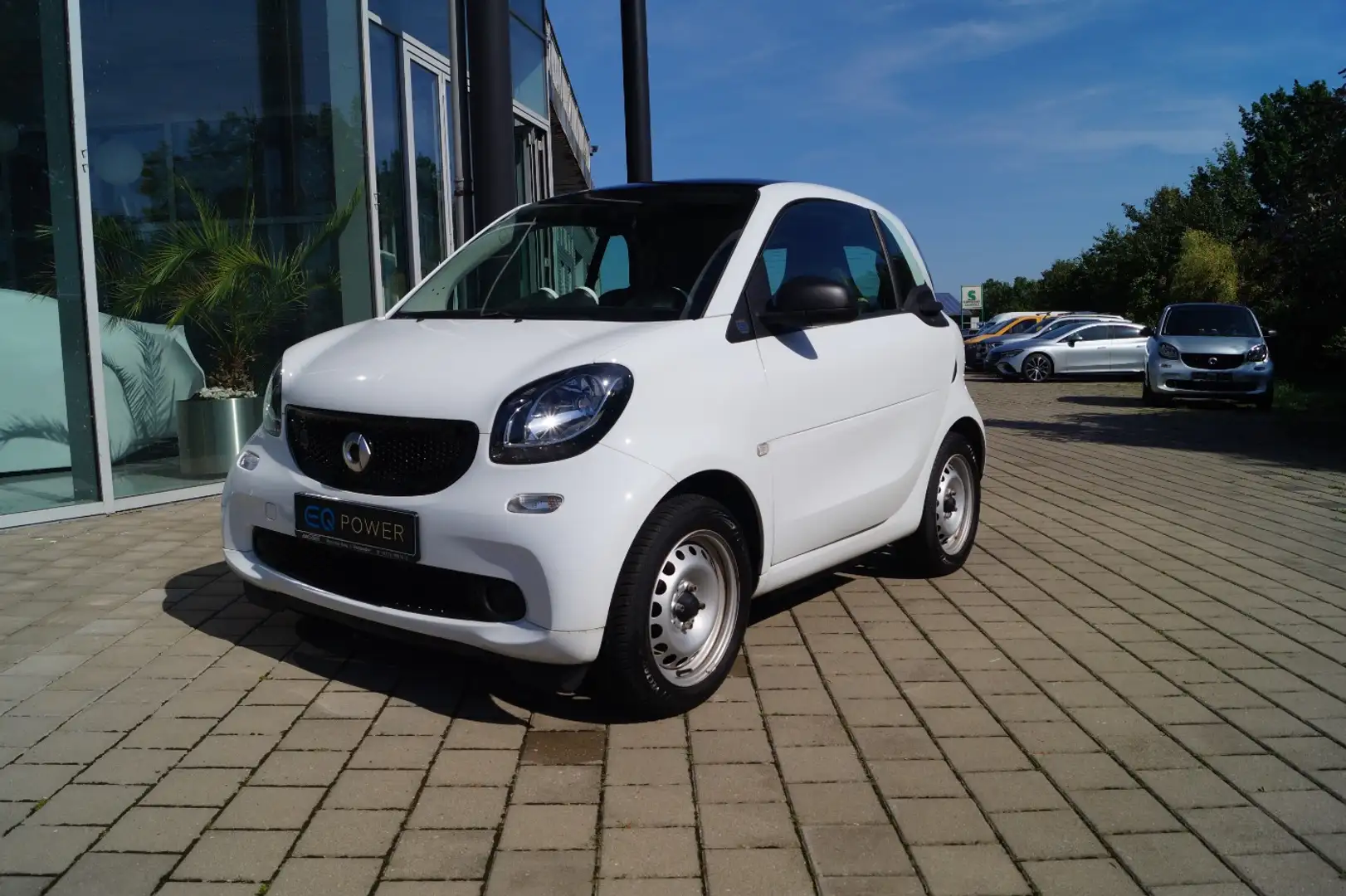 smart forTwo coupe EQ  LEATHER-PANORAMA-COOL&MEDIA Білий - 1
