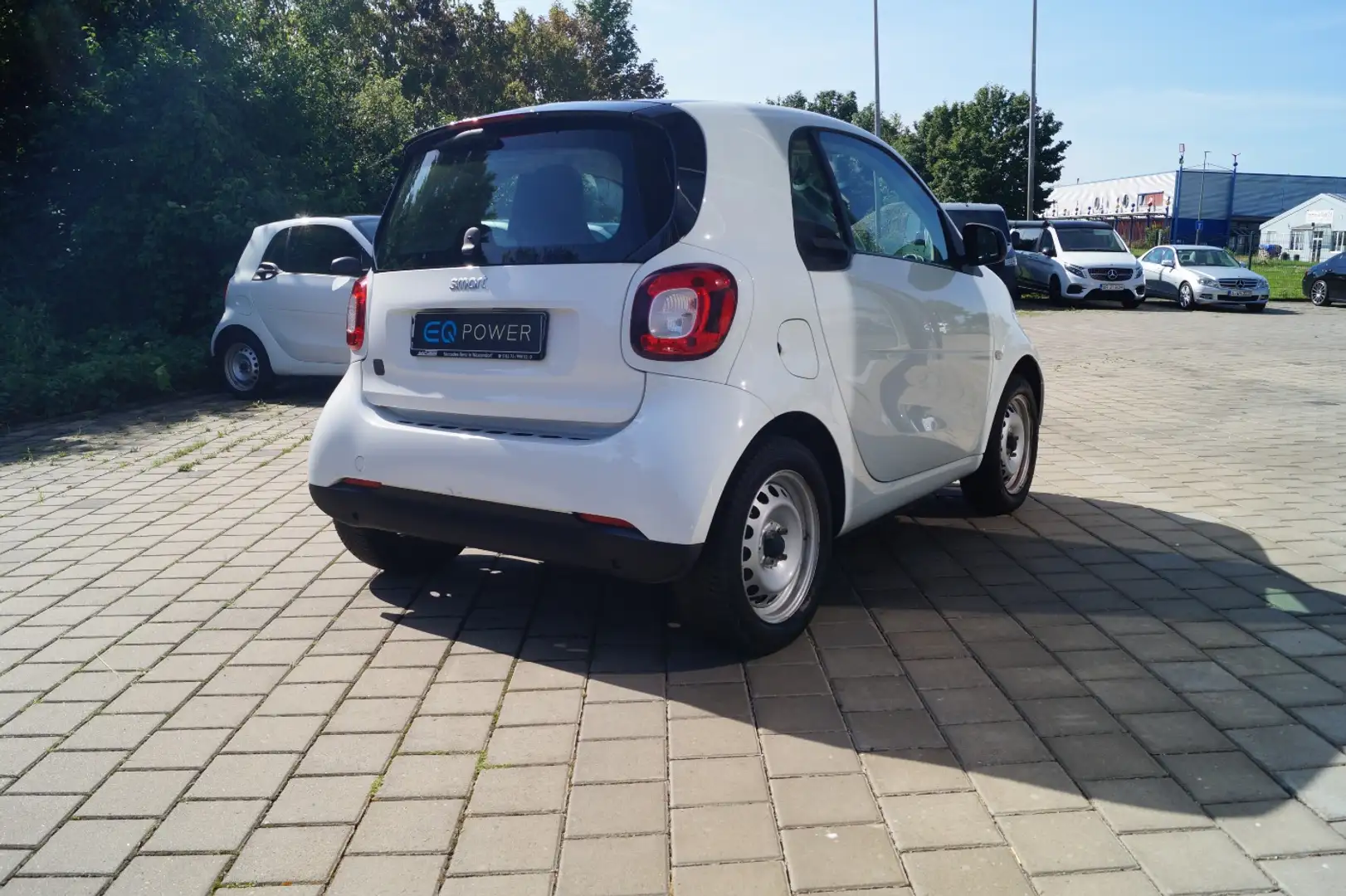 smart forTwo coupe EQ  LEATHER-PANORAMA-COOL&MEDIA Білий - 2