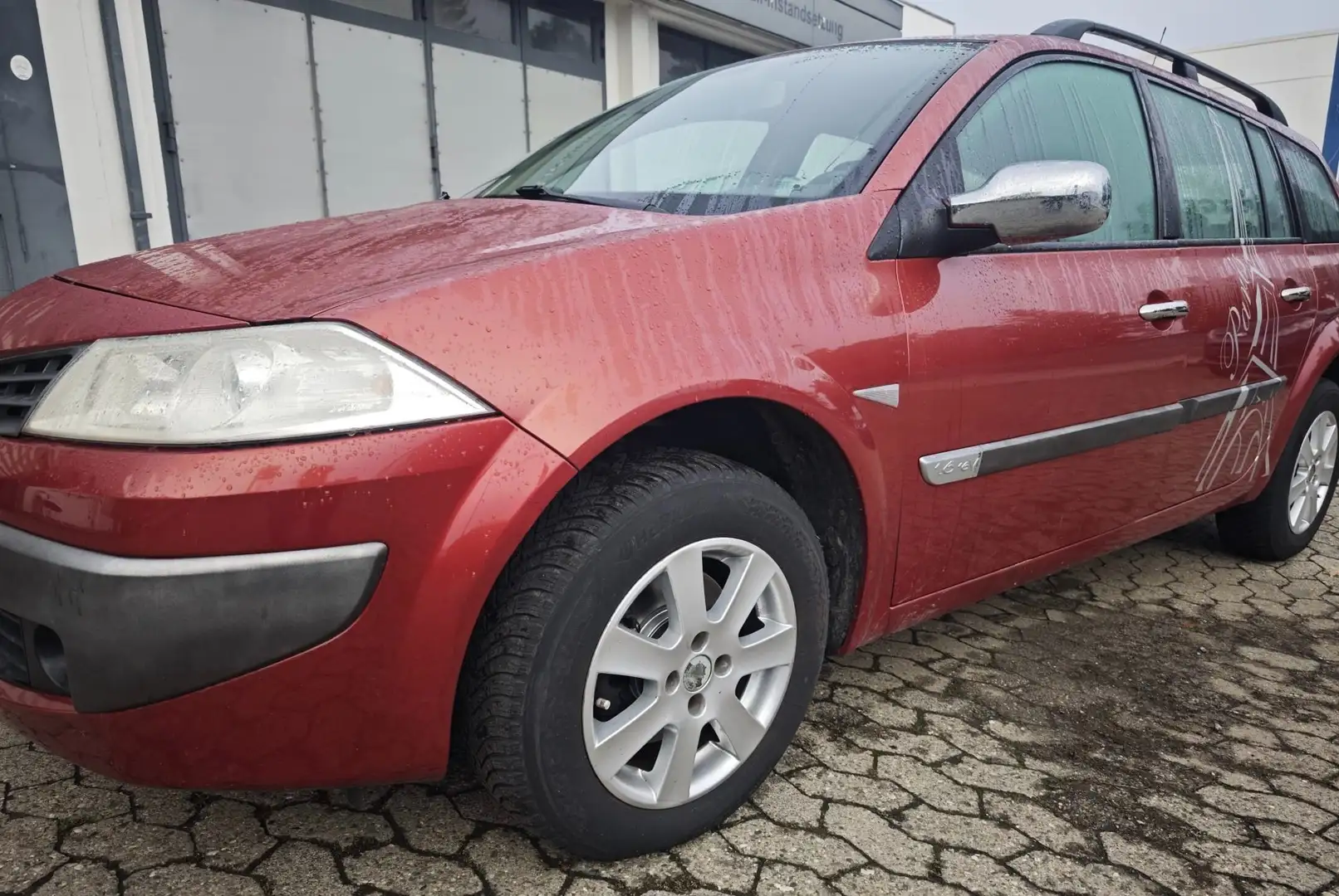 Renault Megane Avantage Rot - 2