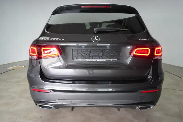 Mercedes-Benz GLC view 6