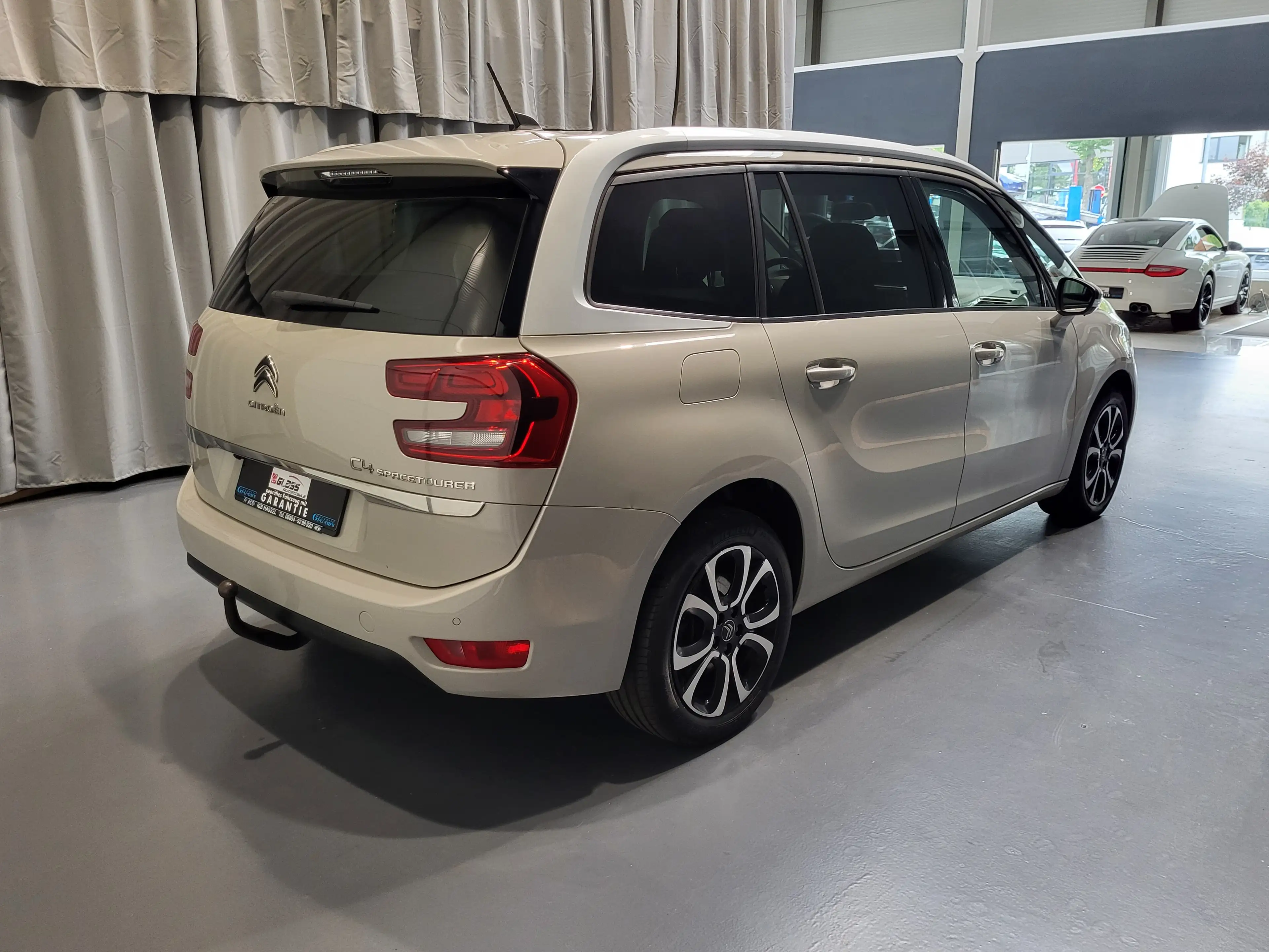 Citroen Grand C4 SpaceTourer 2.0 Blue-HDI Shine *7-Sitze| Navi| Xenon| AHK* — photo 4