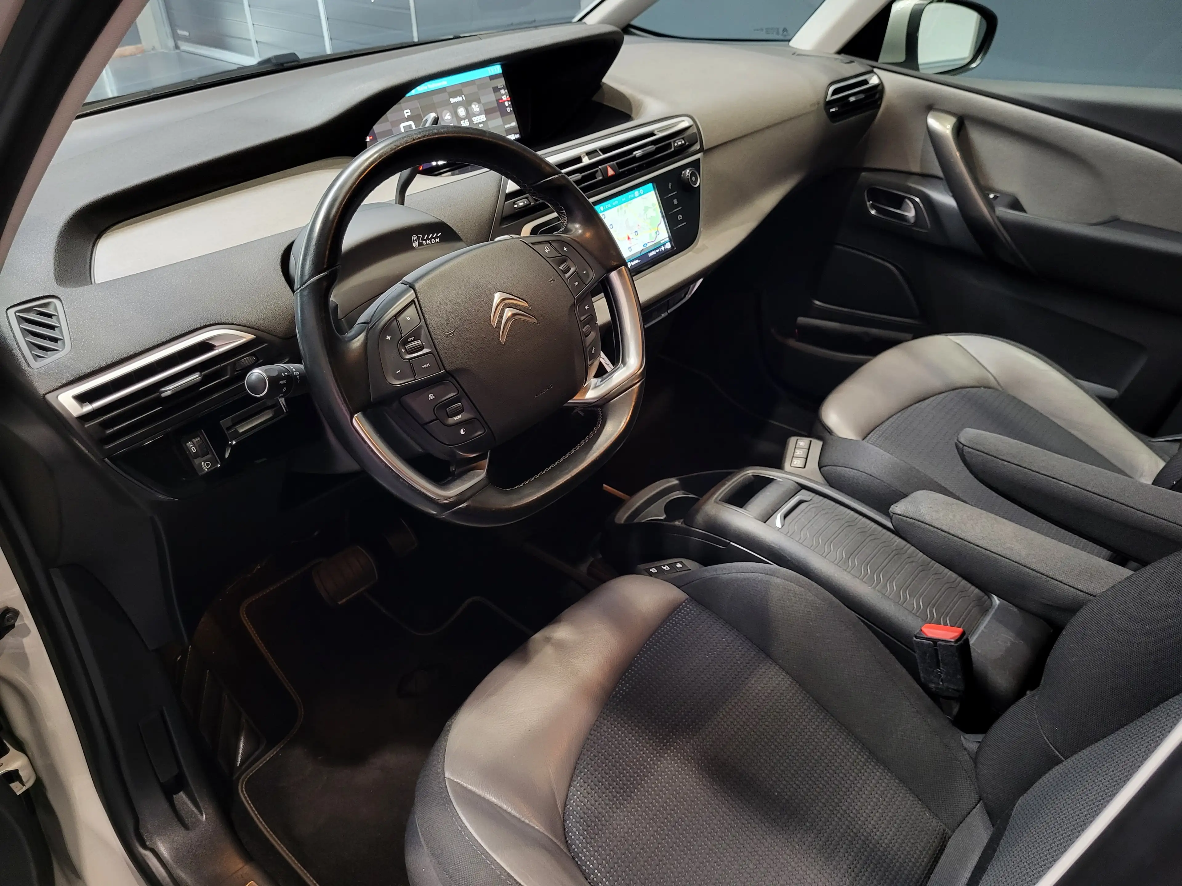 Citroen Grand C4 SpaceTourer 2.0 Blue-HDI Shine *7-Sitze| Navi| Xenon| AHK* — photo 6
