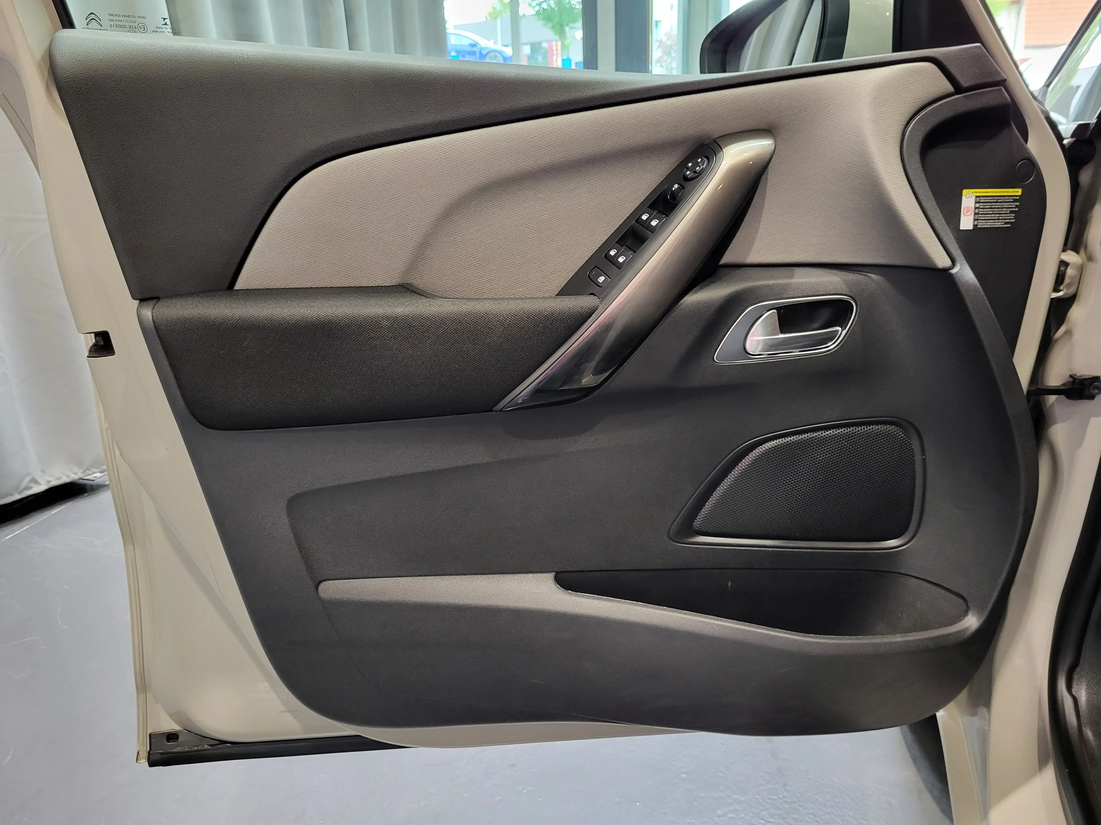 Citroen Grand C4 SpaceTourer 2.0 Blue-HDI Shine *7-Sitze| Navi| Xenon| AHK* — photo 15