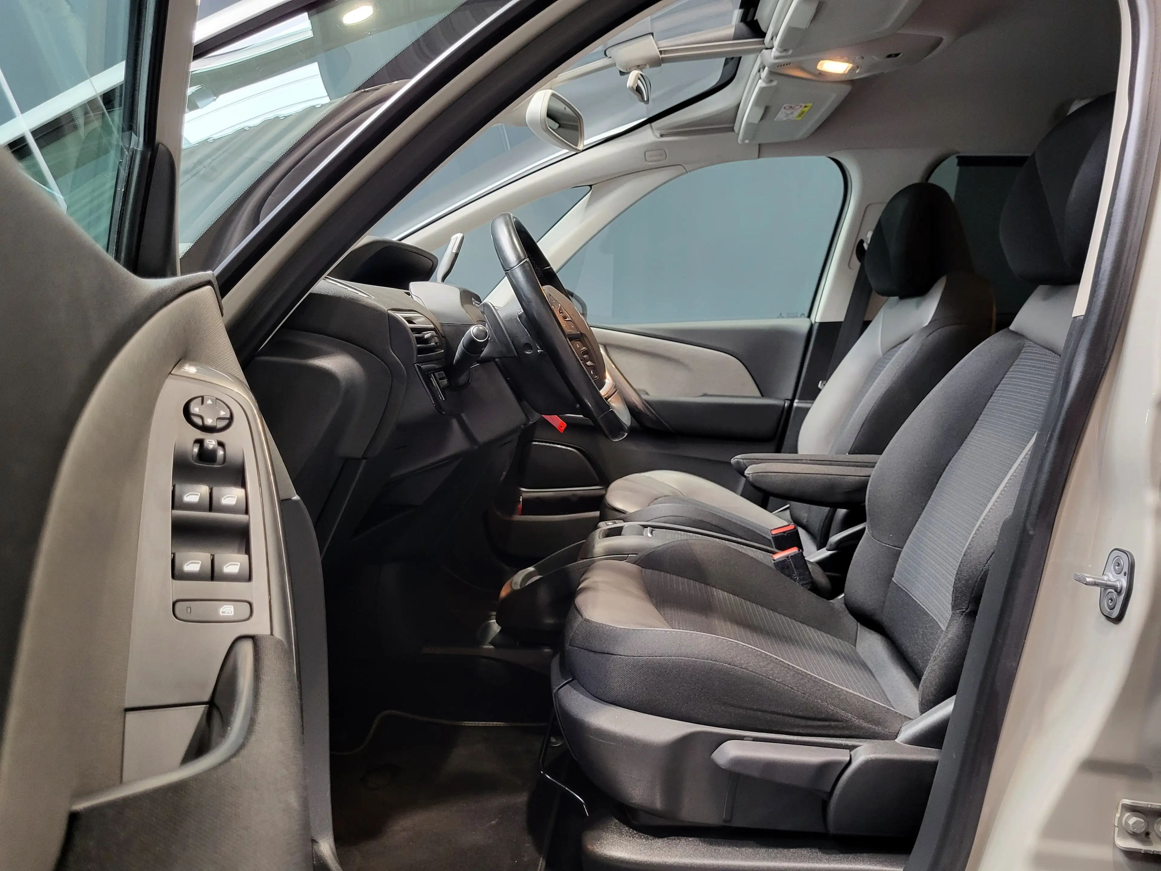 Citroen Grand C4 SpaceTourer 2.0 Blue-HDI Shine *7-Sitze| Navi| Xenon| AHK* — photo 7
