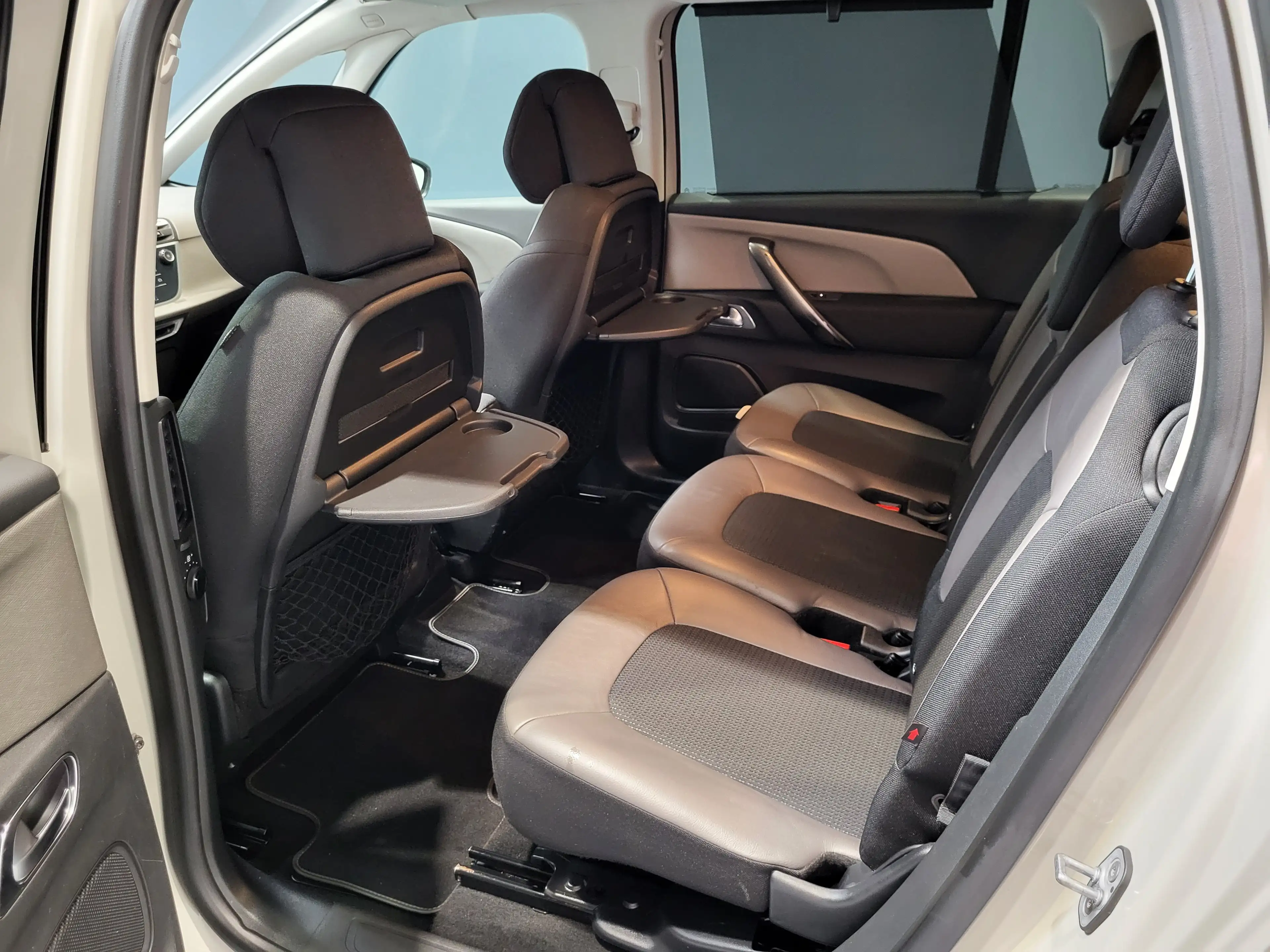 Citroen Grand C4 SpaceTourer 2.0 Blue-HDI Shine *7-Sitze| Navi| Xenon| AHK* — photo 8