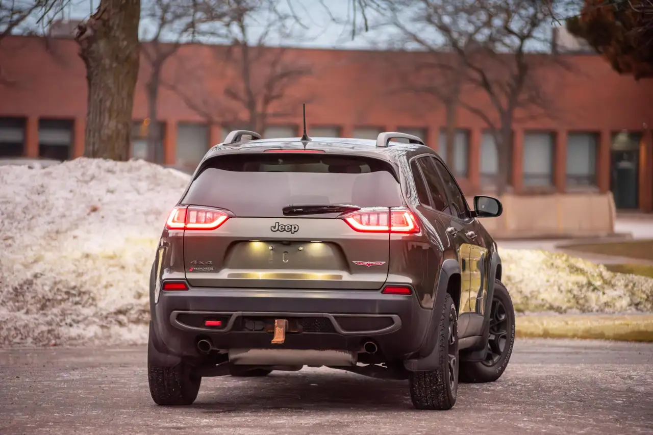 Jeep Cherokee снимка Jeep Cherokee