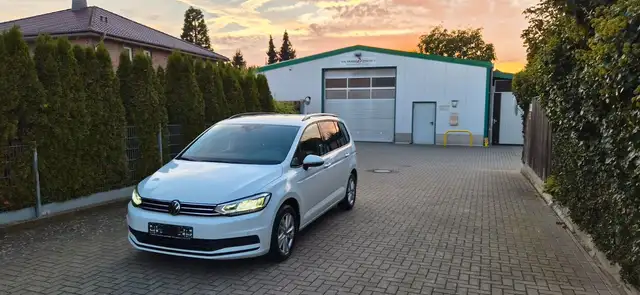 Volkswagen Touran Comf. LED Kamera DSG Digital  1 Hand AHK