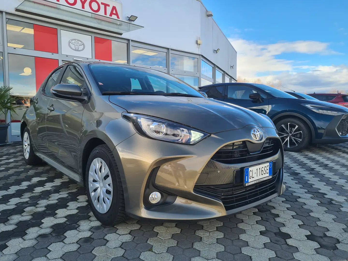 Toyota Yaris Yaris IV 2020 1.0 Active Bronce - 2