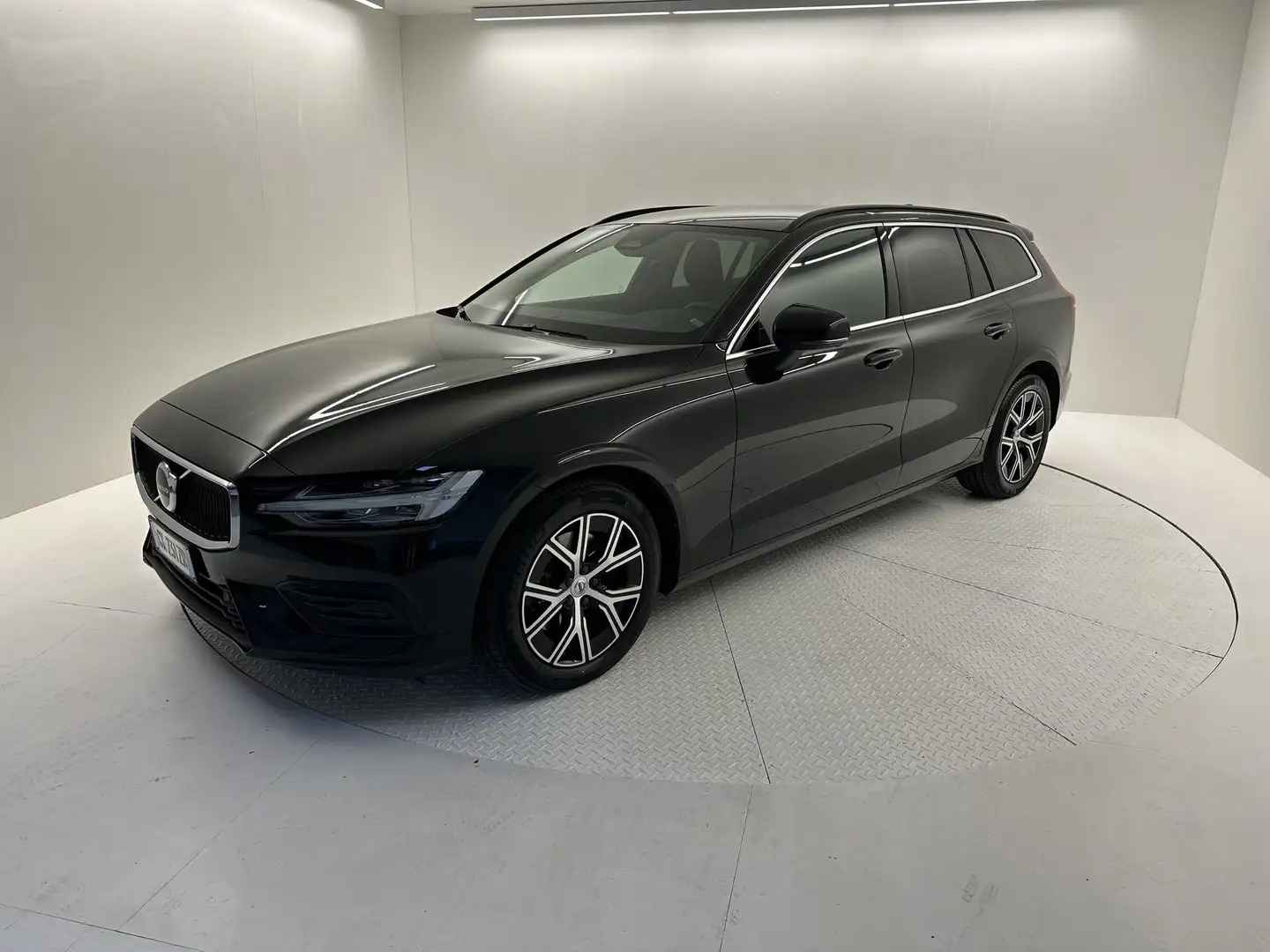 Volvo V60 V60 B4 (d) automatico Core DRIVER ASSIST Nero - 1