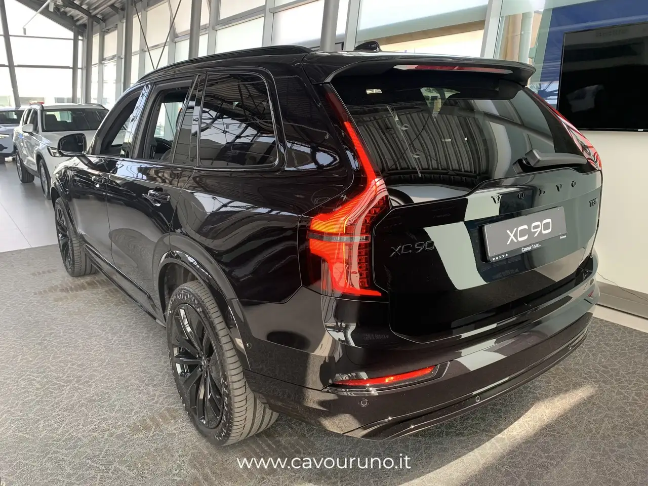 Volvo XC90 T8 AWD plug-in 7p Ultra Black Edition, миниатюра 8