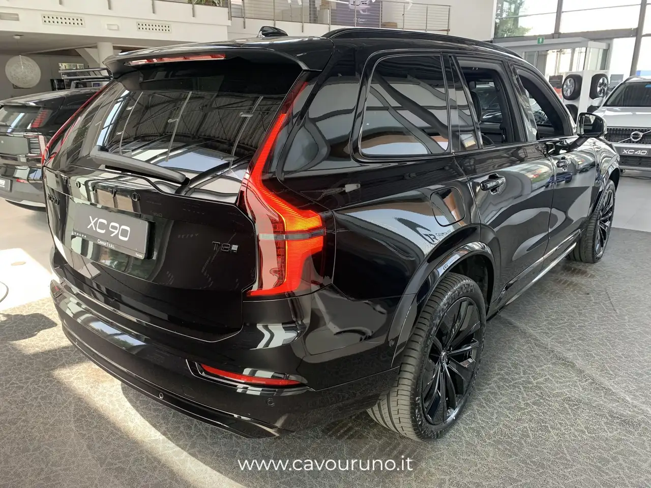 Volvo XC90 T8 AWD plug-in 7p Ultra Black Edition, миниатюра 9