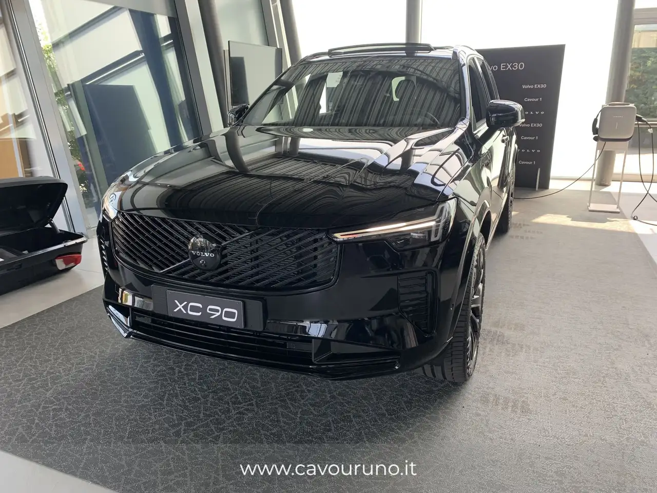 Volvo XC90 T8 AWD plug-in 7p Ultra Black Edition, миниатюра 2