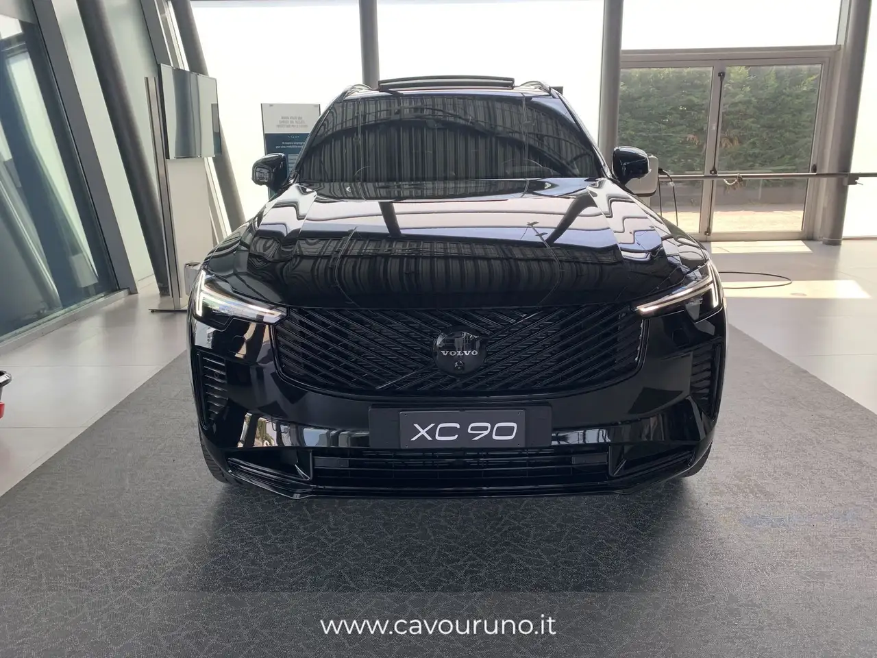 Volvo XC90 T8 AWD plug-in 7p Ultra Black Edition, миниатюра 3