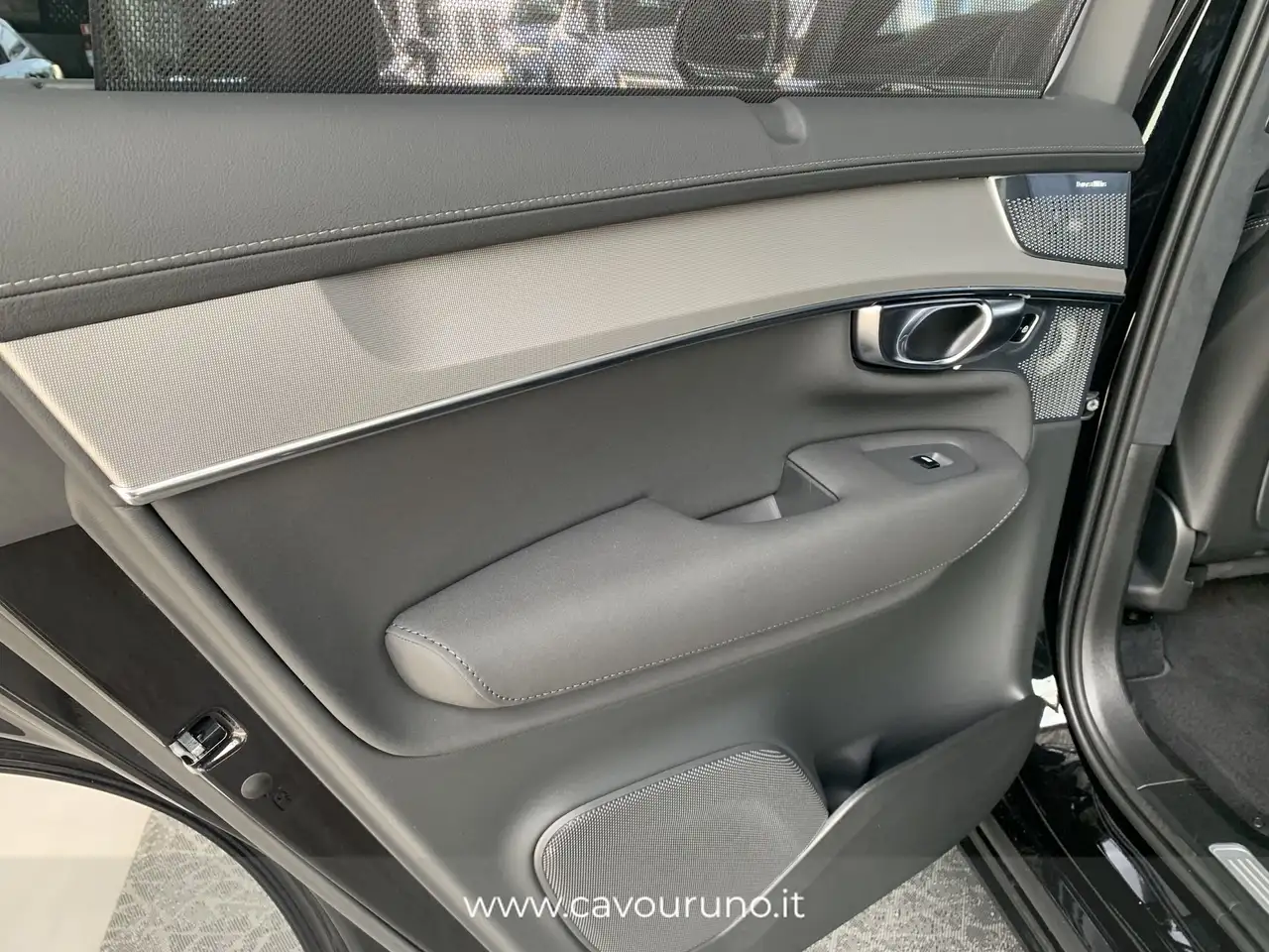 Volvo XC90 T8 AWD plug-in 7p Ultra Black Edition, миниатюра 18