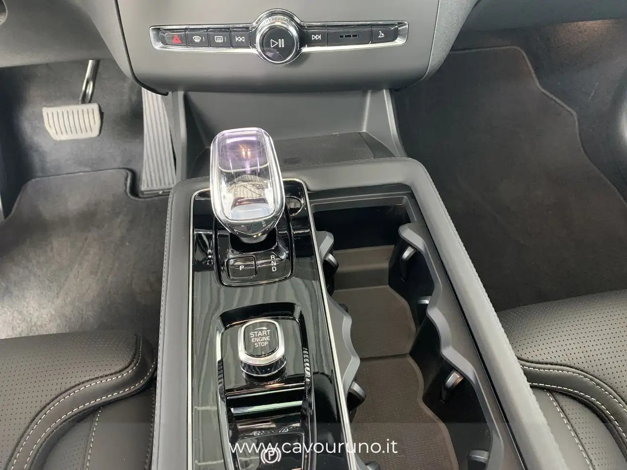 Volvo XC90 T8 AWD plug-in 7p Ultra Black Edition, миниатюра 27