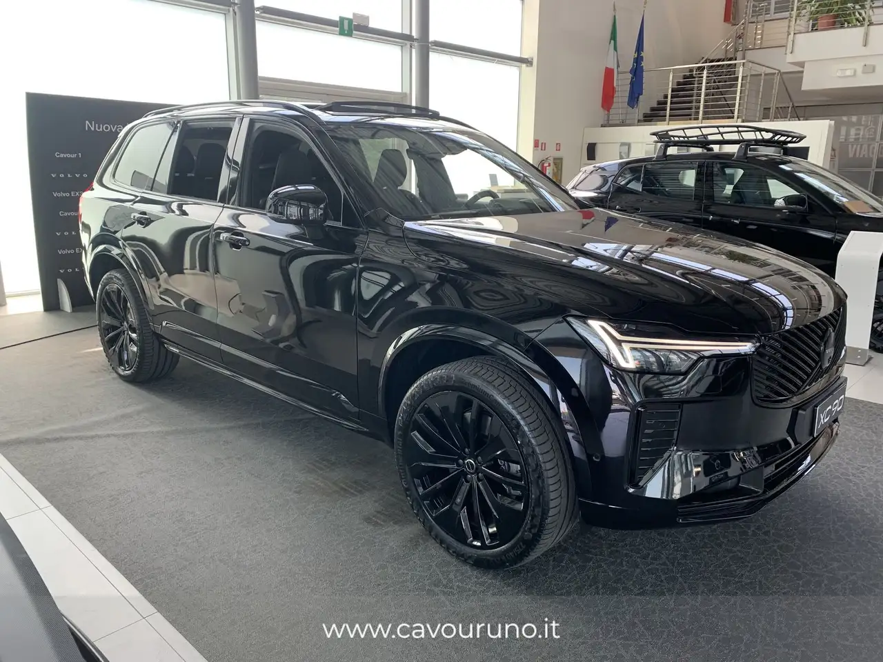 Volvo XC90 T8 AWD plug-in 7p Ultra Black Edition, миниатюра 5